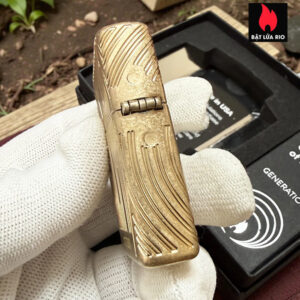 Zippo 2026 Collectible of the Year Asia – GENERATIONS Armor® Tumbled Brass – Zippo Coty 2026 – Zippo 47219 18