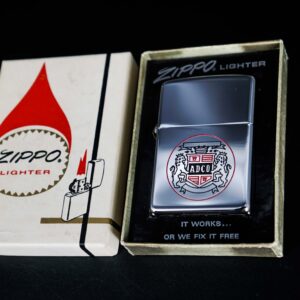 Zippo Xưa 1962 – ADCO Lion Crown Crest 1