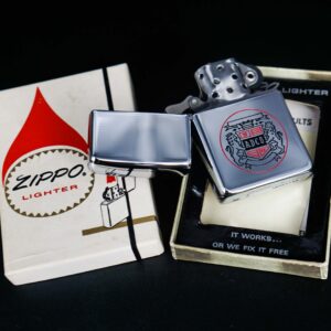 Zippo Xưa 1962 – ADCO Lion Crown Crest 3