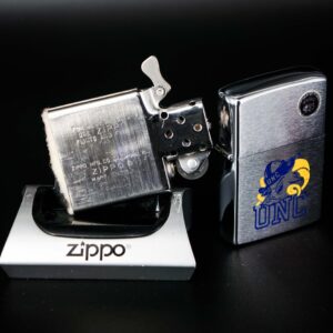 Zippo Xưa 1972 – University of North Carolina (UNC) 13