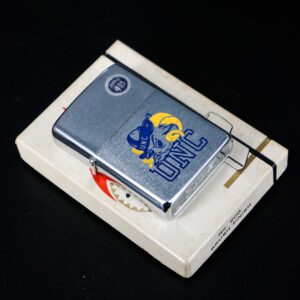 Zippo Xưa 1972 – University of North Carolina (UNC) 14