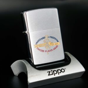 Zippo Xưa 1975 – Vanguard of Freedom United States Army – Bicentennial 1775–1975