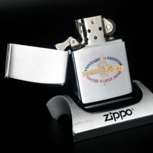 Zippo Xưa 1975 – Vanguard of Freedom United States Army – Bicentennial 1775–1975 9