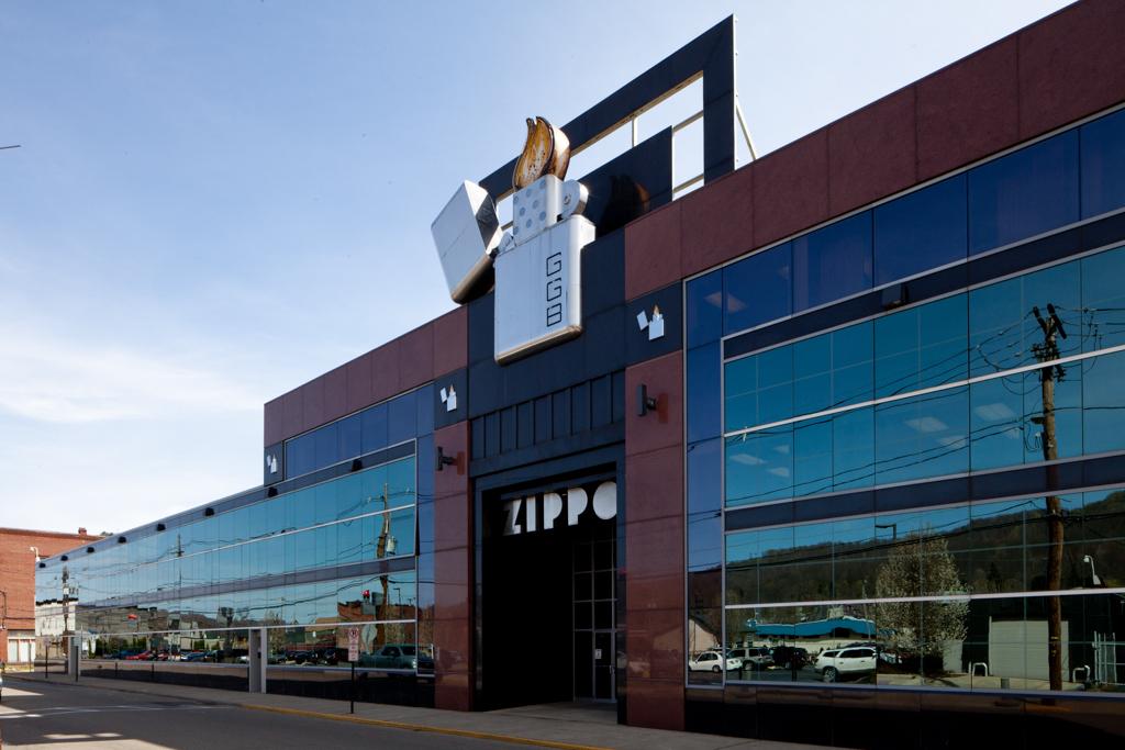 Nhà máy sản xuất Zippo tại Bradford Pennsylvania Hoa Kỳ