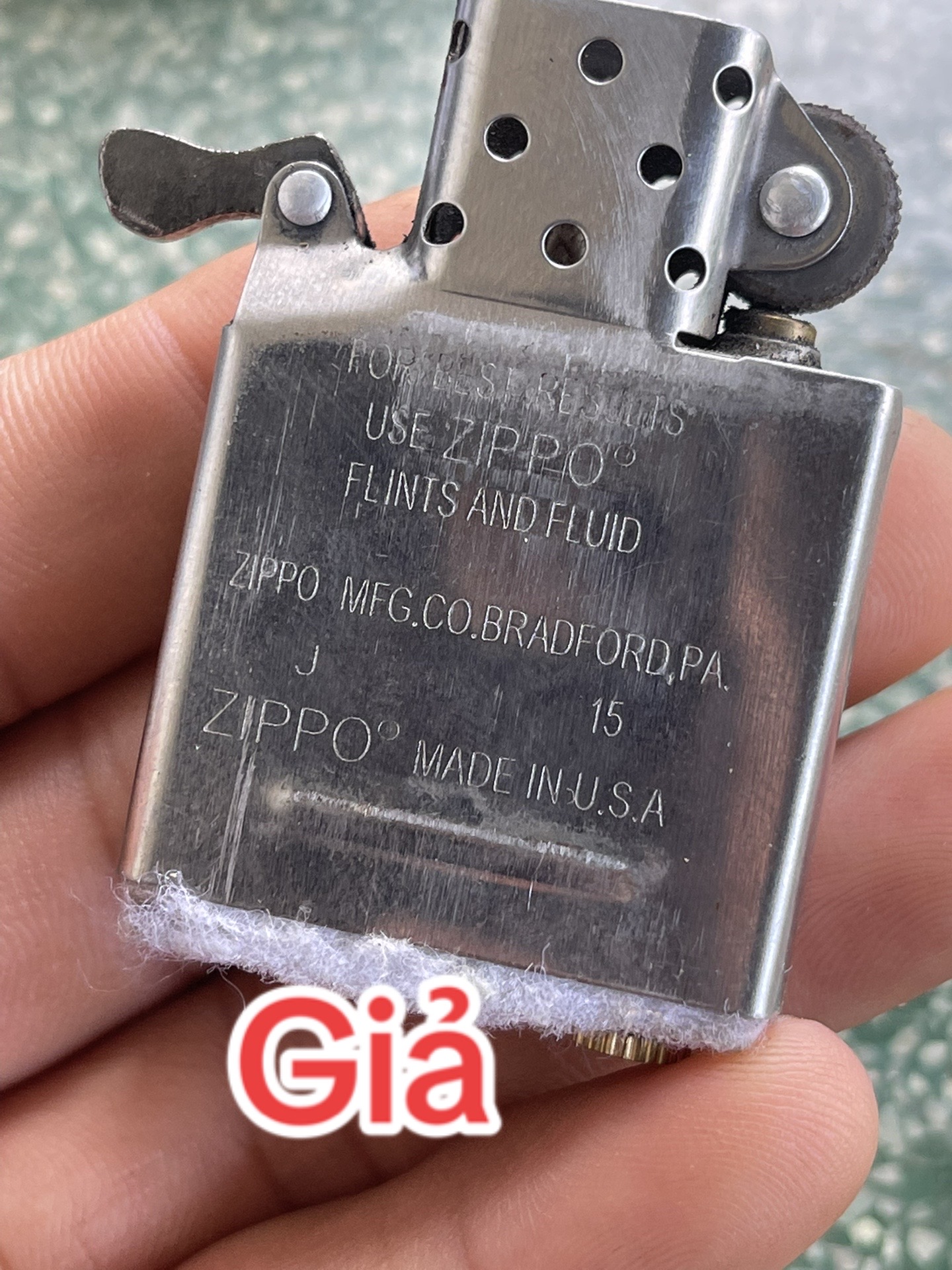 So sánh nhận biết Zippo thật giả
