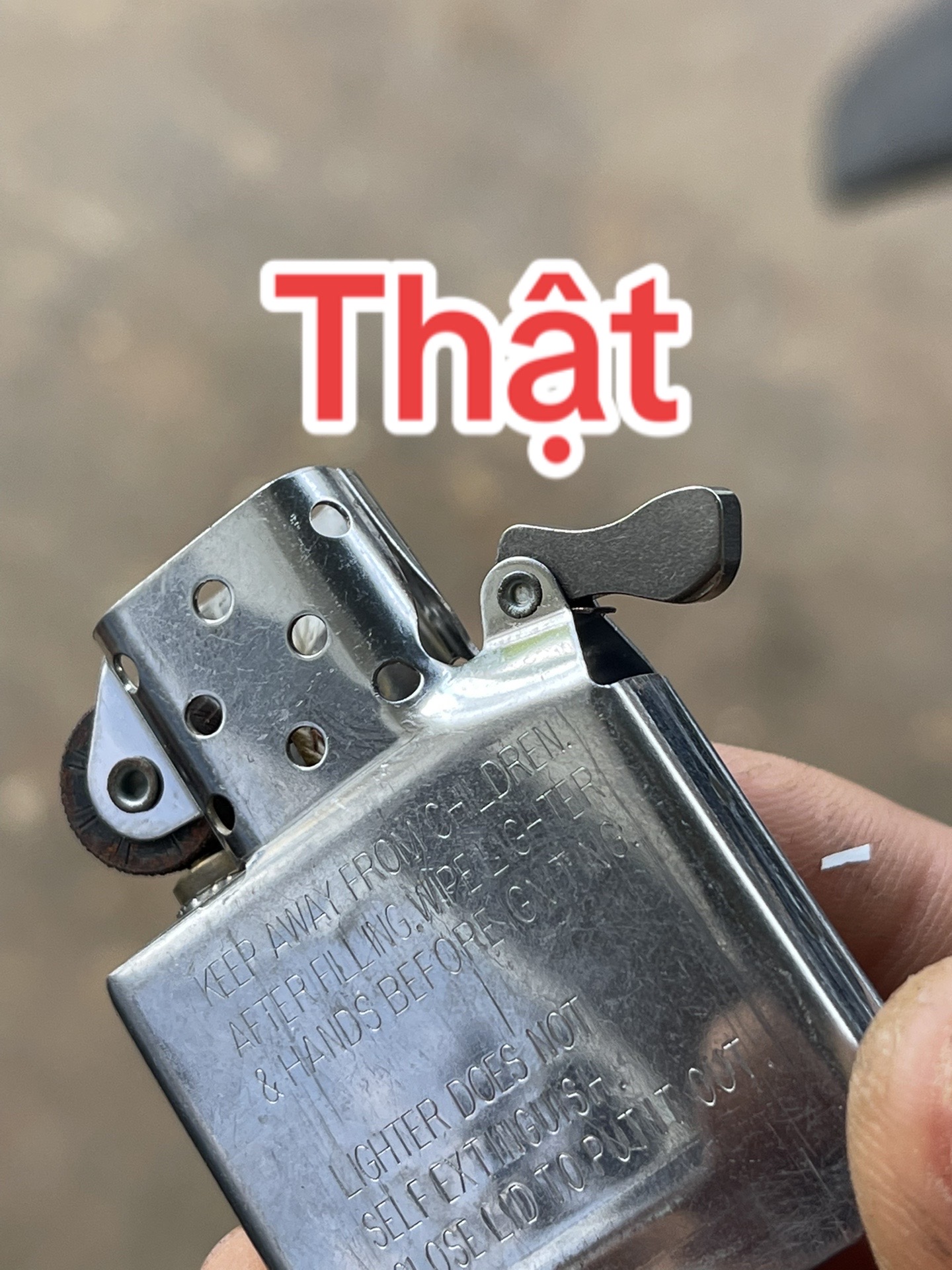 So sánh nhận biết Zippo thật giả