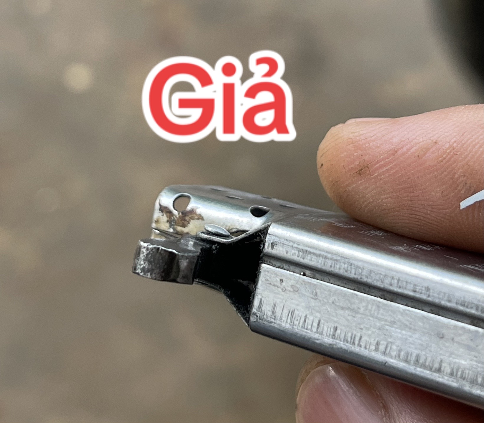 So sánh nhận biết Zippo thật giả