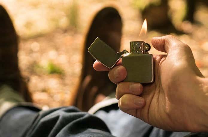 Vì Sao Zippo Đắt? 12 Lý Do Bật Lửa Zippo Có Giá Cao Nhưng Vẫn Được Yêu Thích 31 Khả năng chống gió đặc trưng của bật lửa Zippo