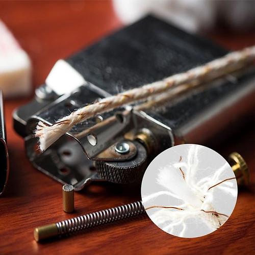 Vì Sao Zippo Không Tắt Khi Có Gió? Giải Mã Công Nghệ Chống Gió Của Bật Lửa Zippo 13 Tim Zippo chính hãng và cấu tạo bấc giúp dẫn nhiên liệu lên ngọn lửa