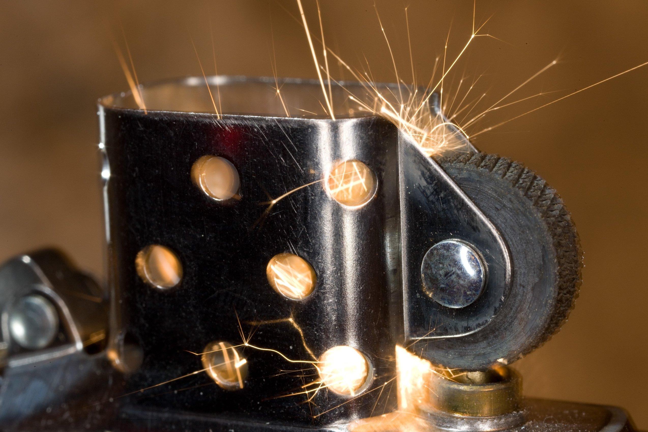 Cấu Tạo Bật Lửa Zippo: Giải Thích Chi Tiết Từng Bộ Phận Và Nguyên Lý Hoạt Động 34 Bánh xe đánh lửa Zippo chính hãng tạo tia lửa