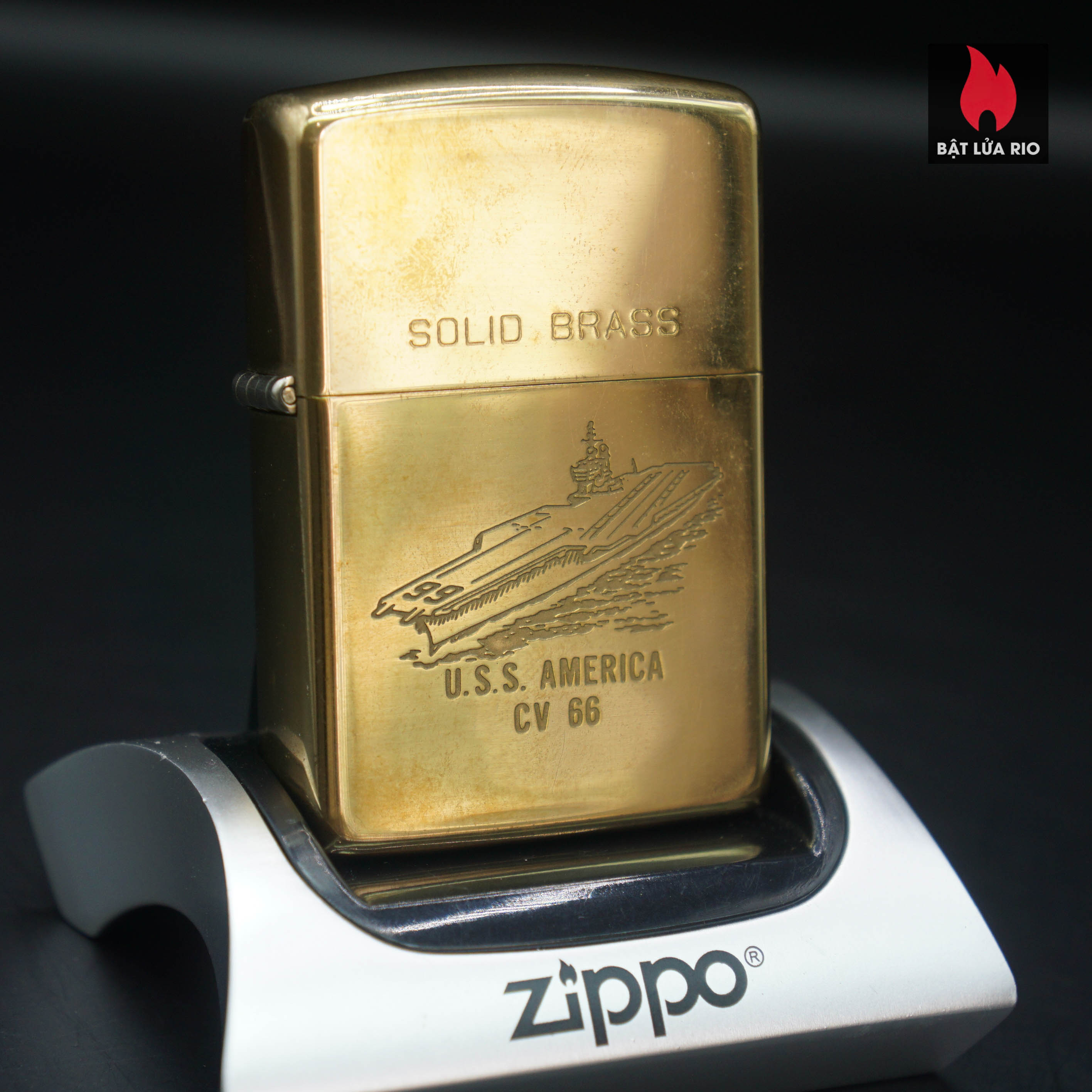 Home 39 Zippo Chu Niên 1932-1990 – America USS CV-66