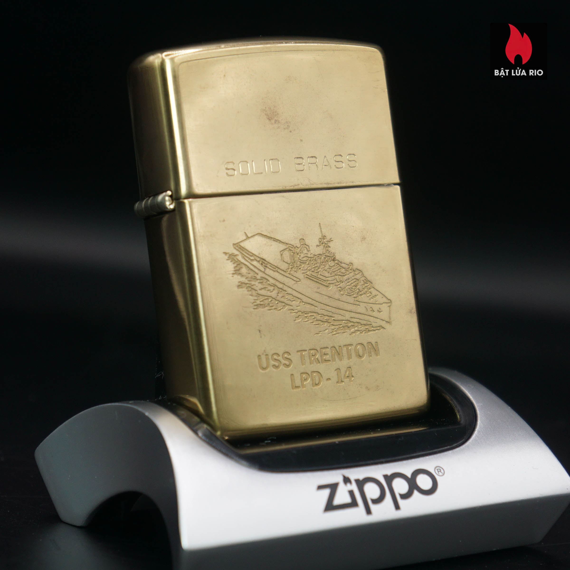 Home 49 Zippo Chu Niên 1932-1992 – USS Trenton LPD-14