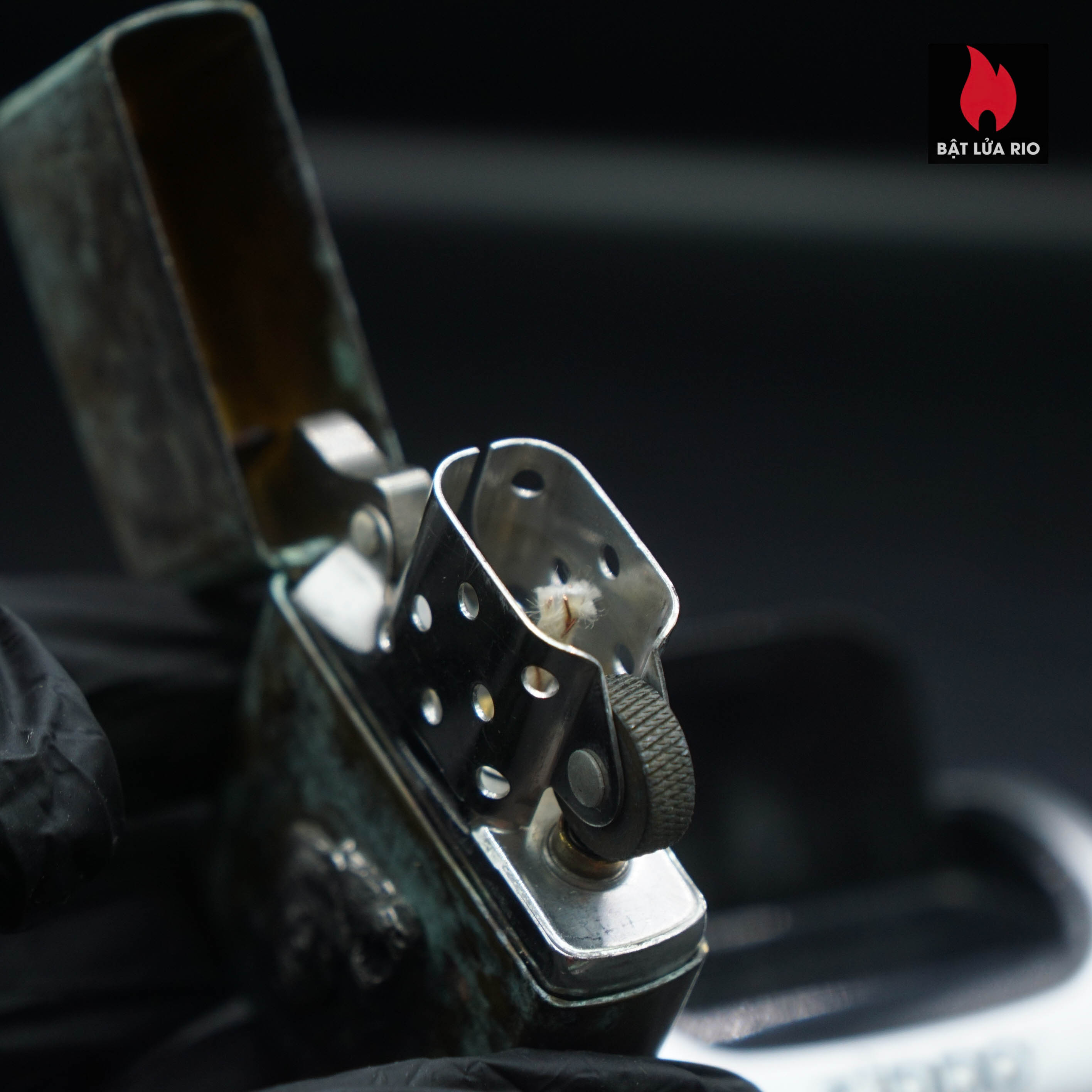 Zippo La Mã 1991 – Đồng Phủ Giả Cổ – Miếng Ốp Dán Nổi 2 Mặt – Emblem Thổ Dân Đội Đầu Gấu 41 Zippo La Mã 1991 – Đồng Phủ Giả Cổ – Miếng Ốp Dán Nổi 2 Mặt – Emblem Thổ Dân Đội Đầu Gấu 12
