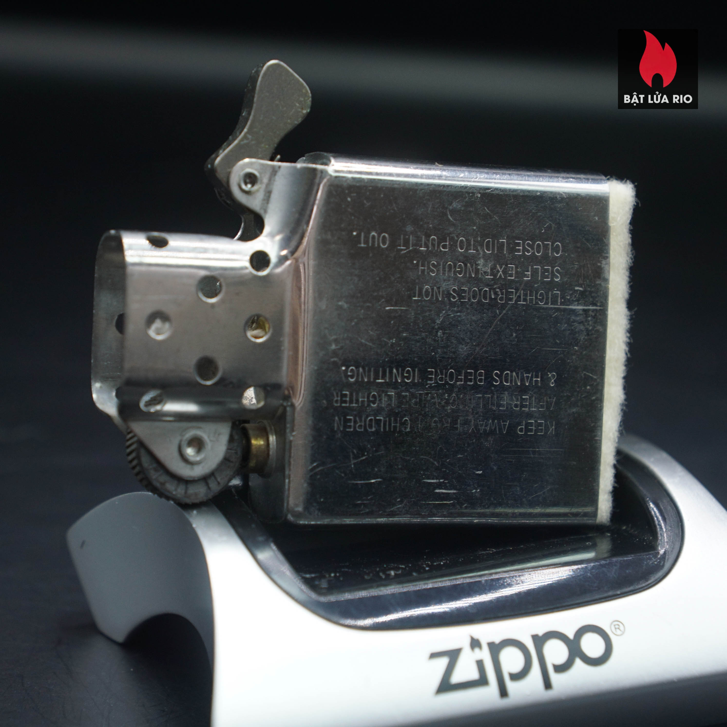 Zippo La Mã 1991 – Đồng Phủ Giả Cổ – Miếng Ốp Dán Nổi 2 Mặt – Emblem Thổ Dân Đội Đầu Gấu 43 Zippo La Mã 1991 – Đồng Phủ Giả Cổ – Miếng Ốp Dán Nổi 2 Mặt – Emblem Thổ Dân Đội Đầu Gấu 14