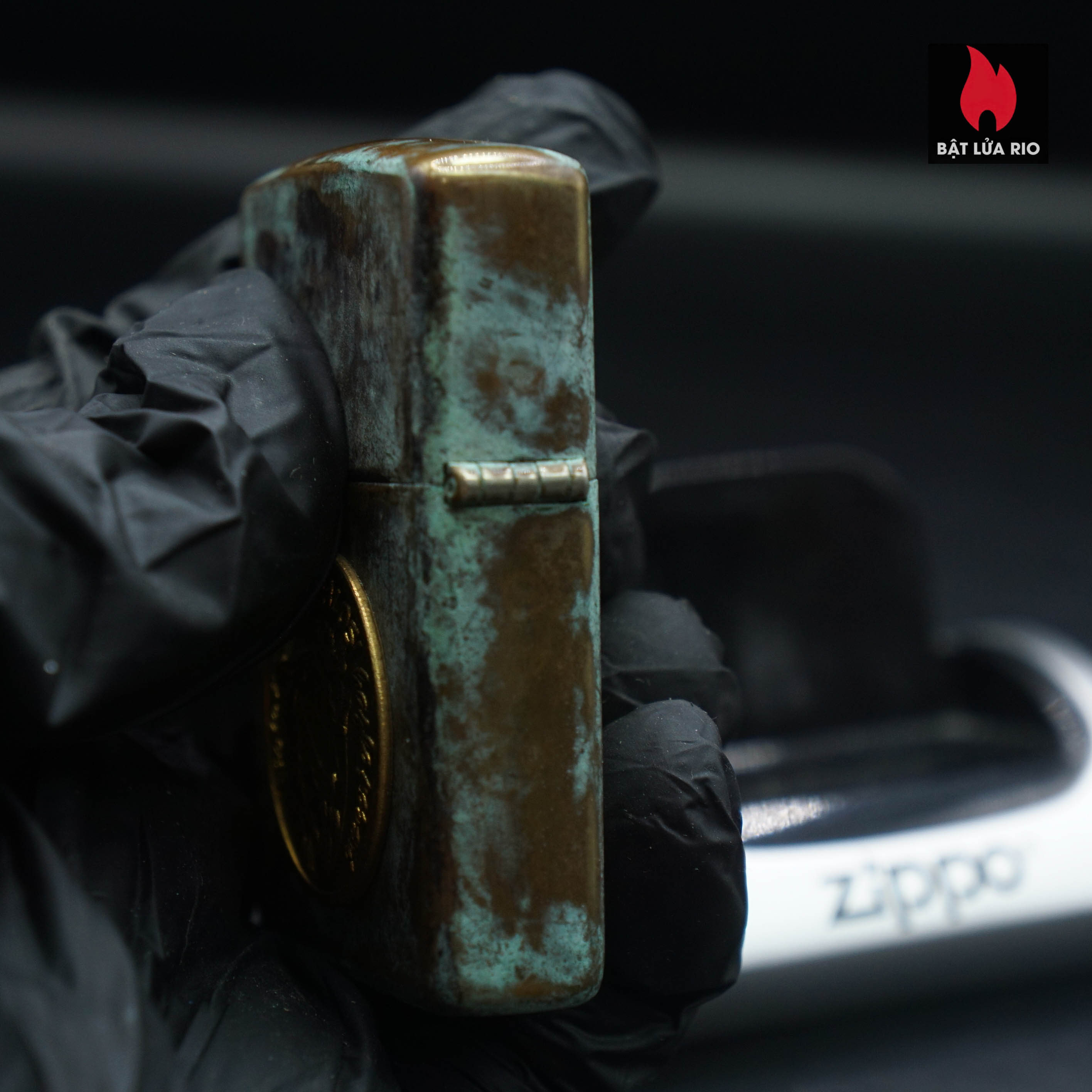 Zippo La Mã 1991 – Đồng Phủ Giả Cổ – Miếng Ốp Dán Nổi 2 Mặt – Emblem Thổ Dân Đội Đầu Gấu 35 Zippo La Mã 1991 – Đồng Phủ Giả Cổ – Miếng Ốp Dán Nổi 2 Mặt – Emblem Thổ Dân Đội Đầu Gấu 6