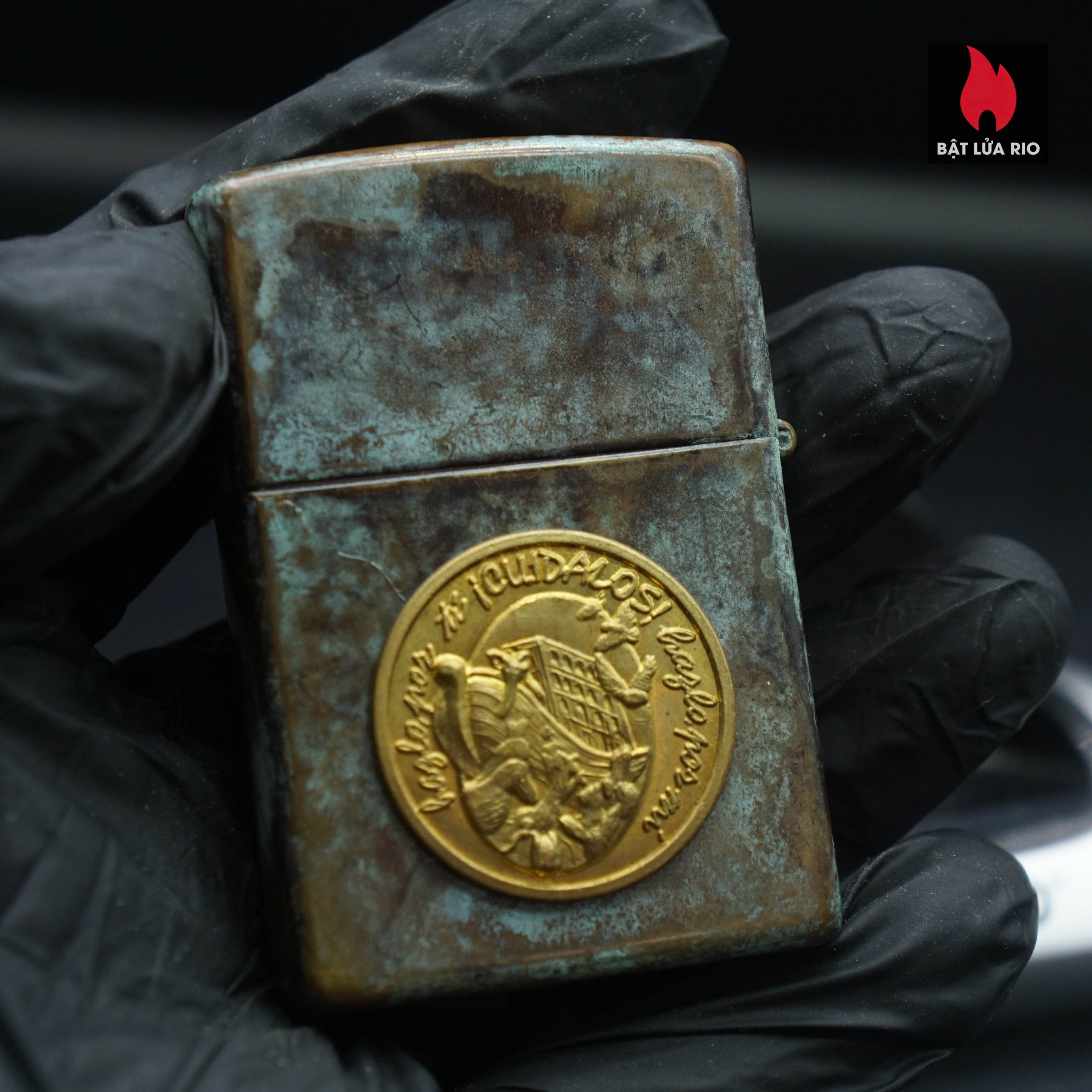 Zippo La Mã 1991 – Đồng Phủ Giả Cổ – Miếng Ốp Dán Nổi 2 Mặt – Emblem Thổ Dân Đội Đầu Gấu 34 Zippo La Mã 1991 – Đồng Phủ Giả Cổ – Miếng Ốp Dán Nổi 2 Mặt – Emblem Thổ Dân Đội Đầu Gấu 7