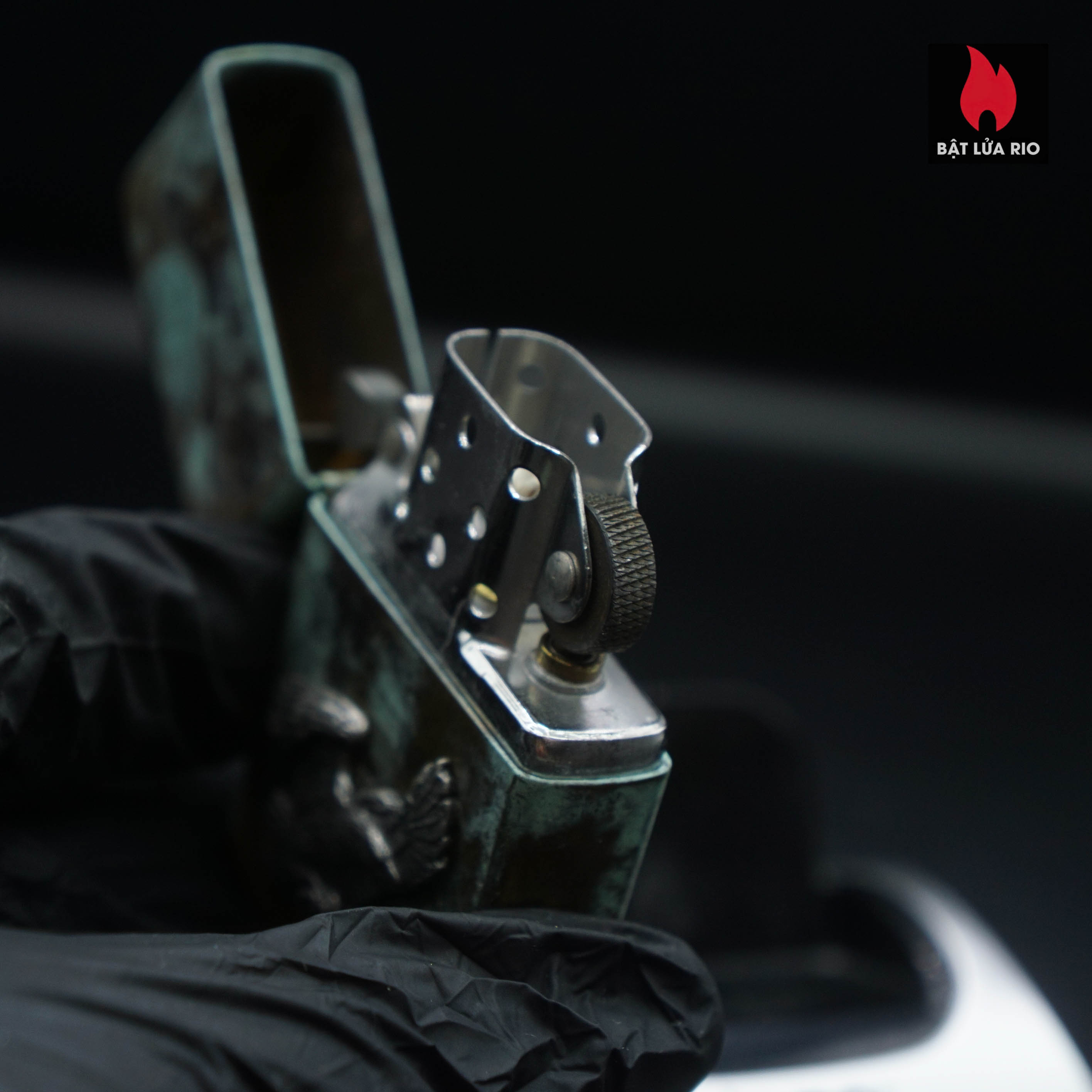 Zippo La Mã 1992 – Đồng Phủ Giả Cổ – Miếng Ốp Dán Nổi 2 Mặt – Emblem Đại Bàng 49 Zippo La Mã 1992 – Đồng Phủ Giả Cổ – Miếng Ốp Dán Nổi 2 Mặt – Emblem Đại Bàng 14