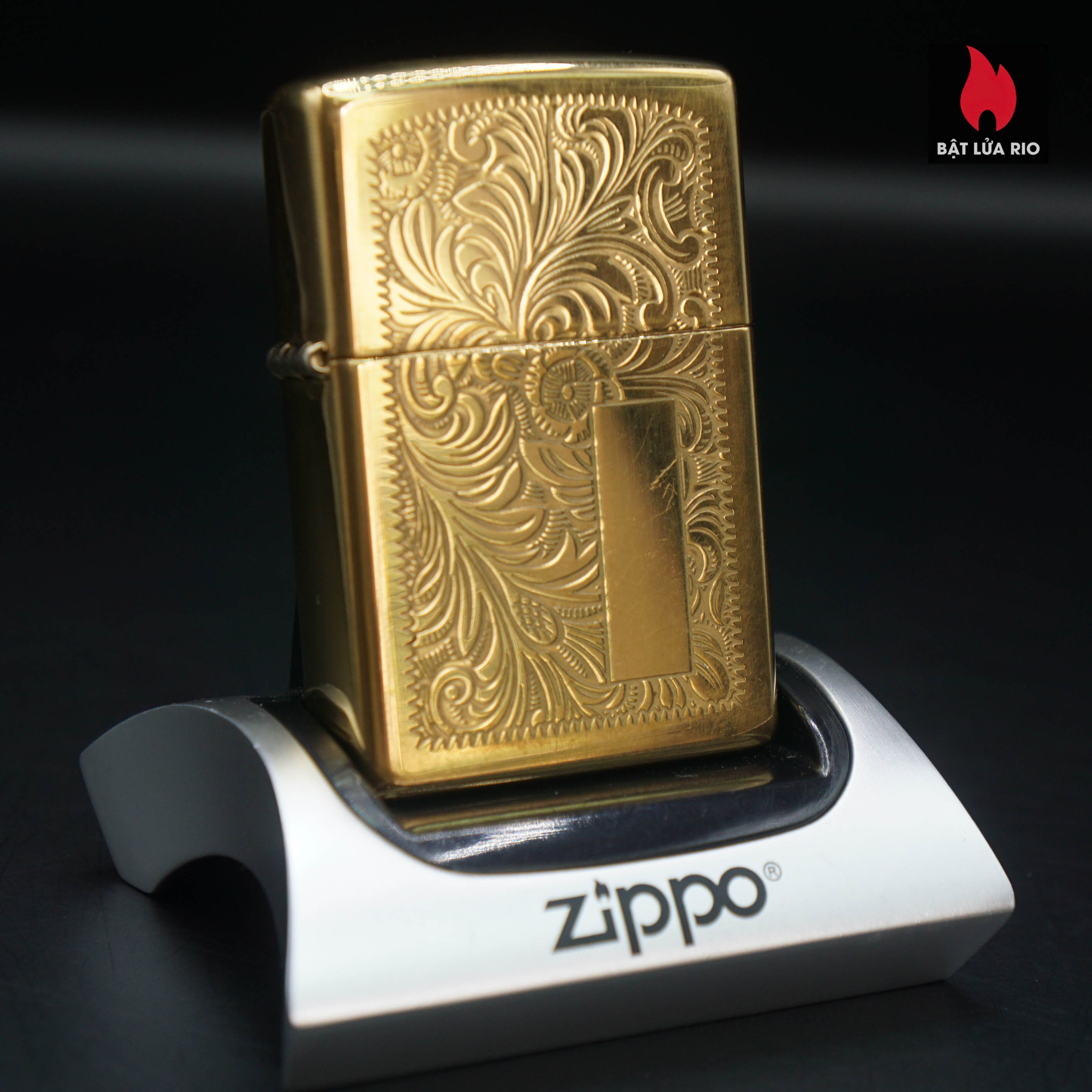 Home 47 Zippo La Mã 1999 – No.352B – Venetian Brass – Hoa Văn Ý – Đồng Nguyên Khối