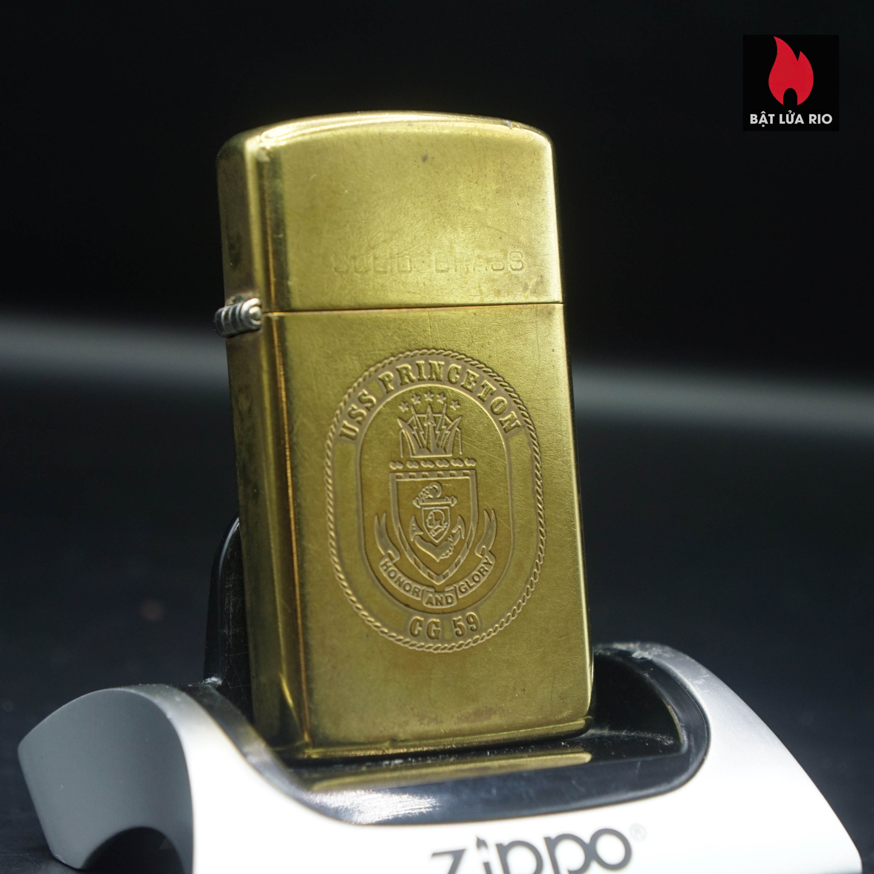Zippo Slim Chu Niên 1932-1988 – USS Princeton (CG-59) – Cũ 45 Zippo Slim Chu Niên 1932-1988 – USS Princeton (CG-59) – Cũ 2
