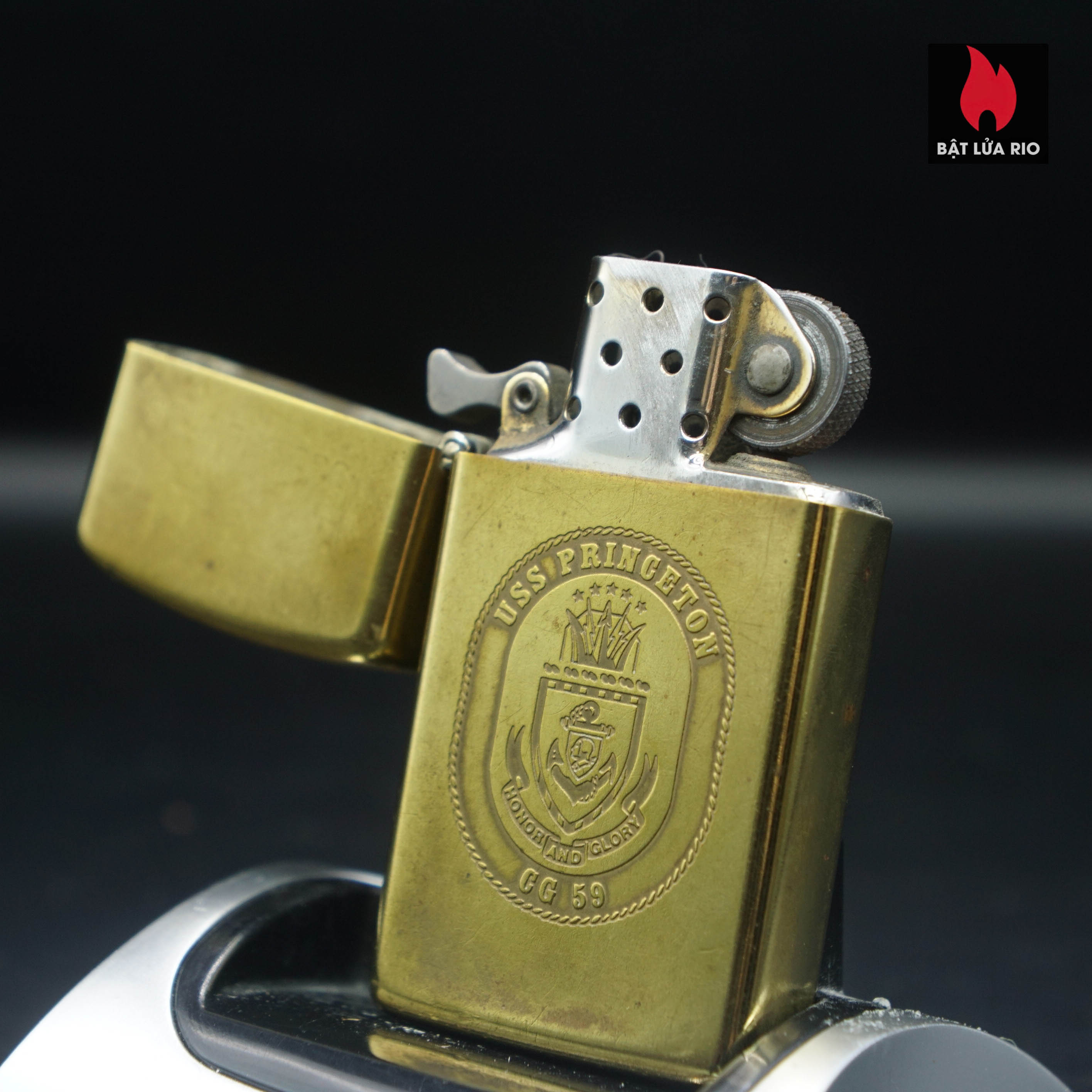 Zippo Slim Chu Niên 1932-1988 – USS Princeton (CG-59) – Cũ 46 Zippo Slim Chu Niên 1932-1988 – USS Princeton (CG-59) – Cũ 3