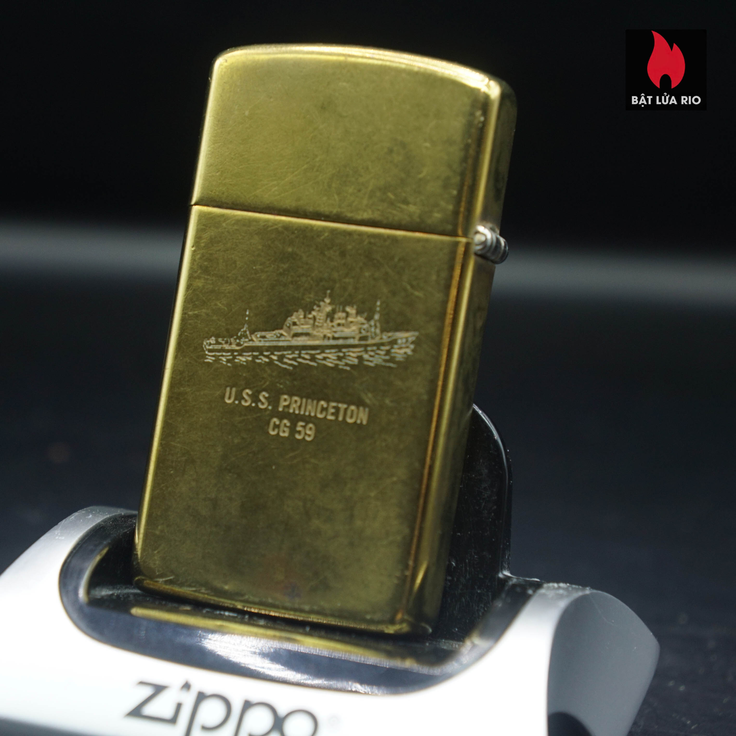 Zippo Slim Chu Niên 1932-1988 – USS Princeton (CG-59) – Cũ 47 Zippo Slim Chu Niên 1932-1988 – USS Princeton (CG-59) – Cũ 4