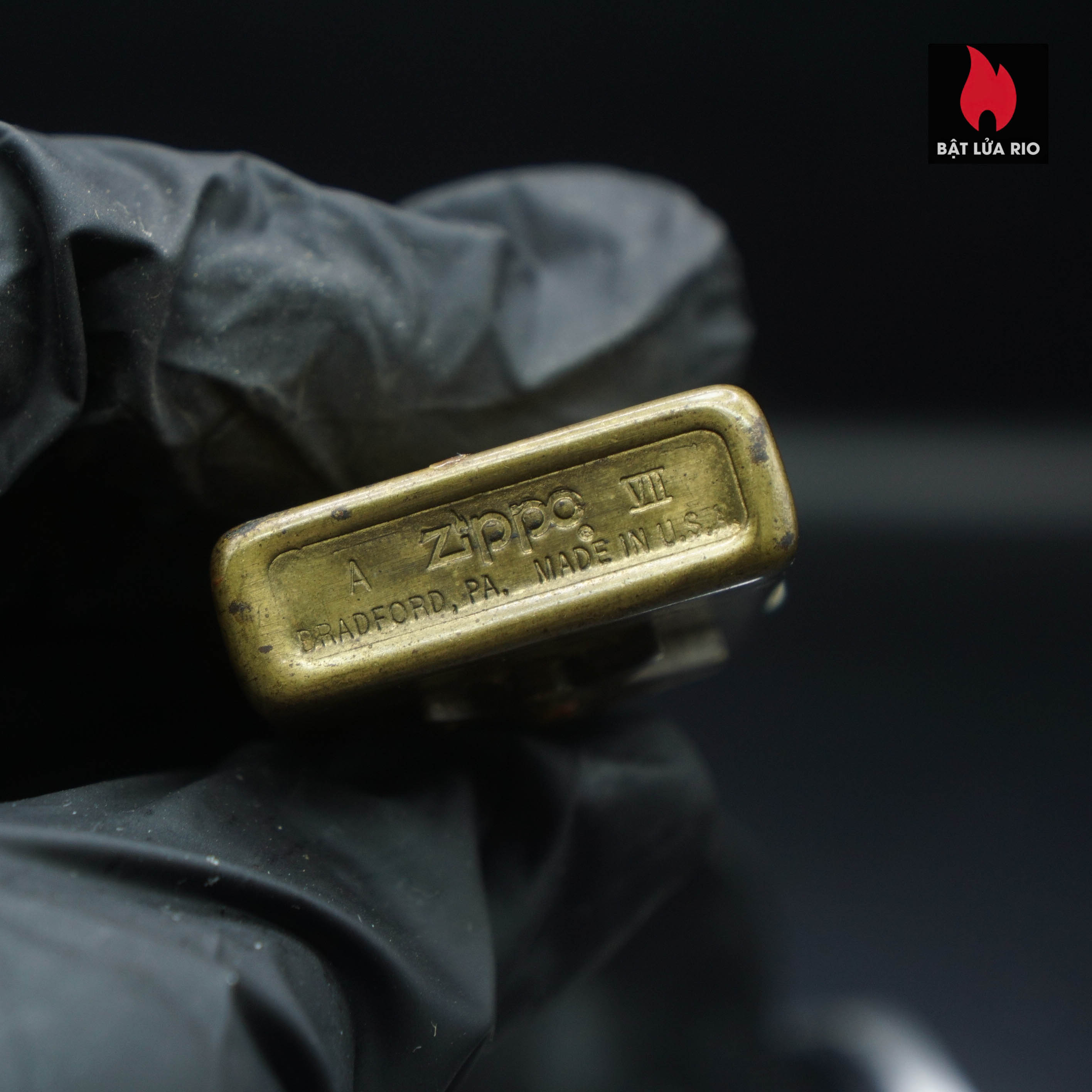 Zippo Slim La Mã 1991 – Đồng Nguyên Khối – Marlboro Longhorns – ATD – Cũ 60 Zippo Slim La Mã 1991 – Đồng Nguyên Khối – Marlboro Longhorns – ATD – Cũ 15