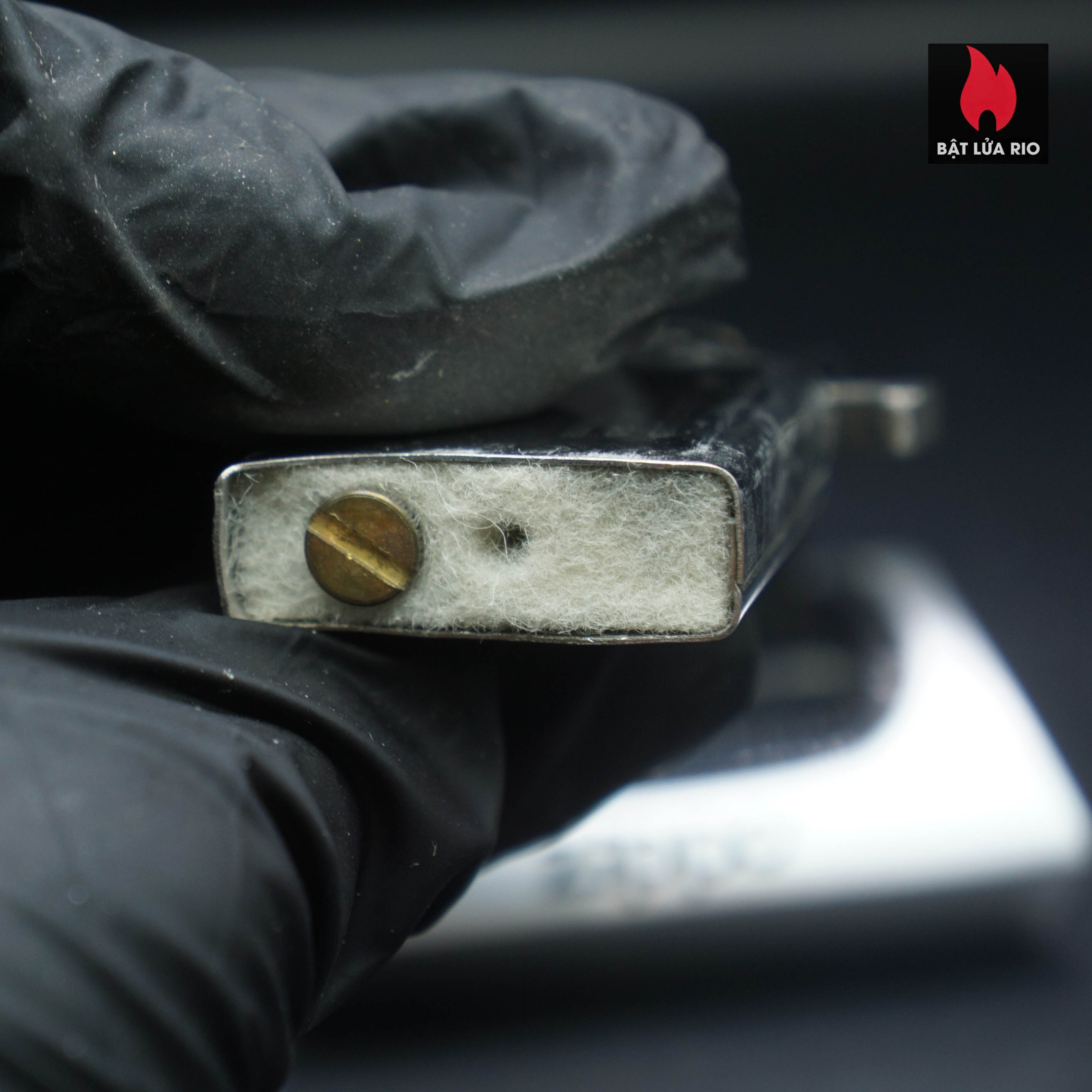 Zippo Slim La Mã 1991 – Đồng Nguyên Khối – Marlboro Longhorns – ATD – Cũ 63 Zippo Slim La Mã 1991 – Đồng Nguyên Khối – Marlboro Longhorns – ATD – Cũ 19