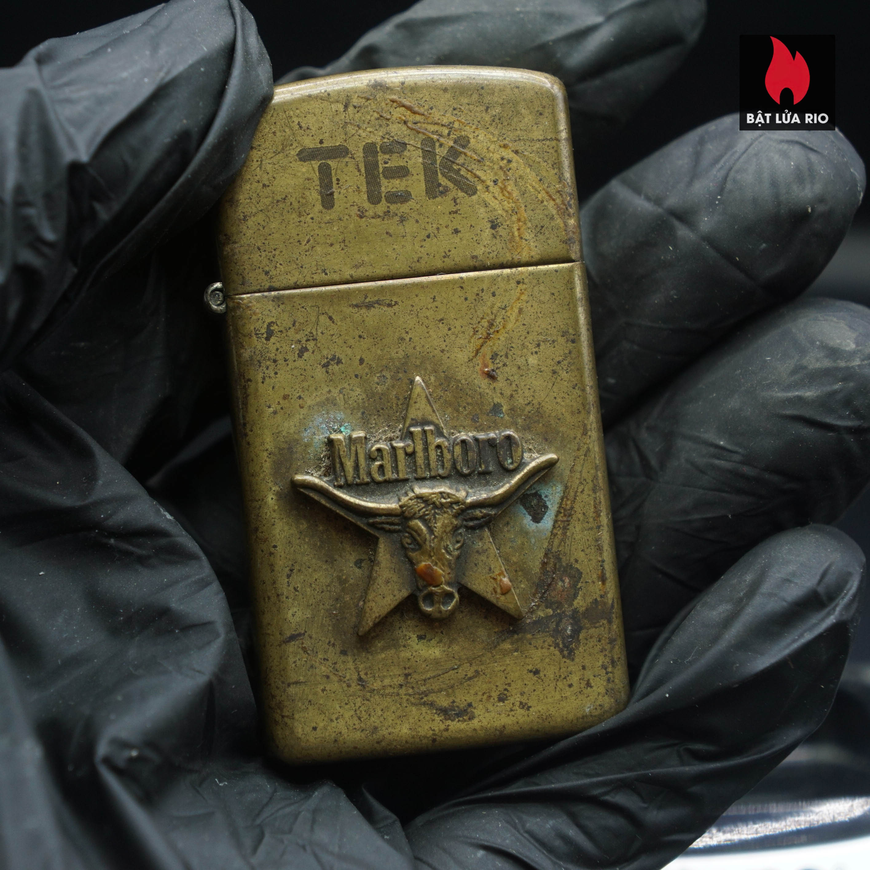 Zippo Slim La Mã 1991 – Đồng Nguyên Khối – Marlboro Longhorns – ATD – Cũ 50 Zippo Slim La Mã 1991 – Đồng Nguyên Khối – Marlboro Longhorns – ATD – Cũ 6