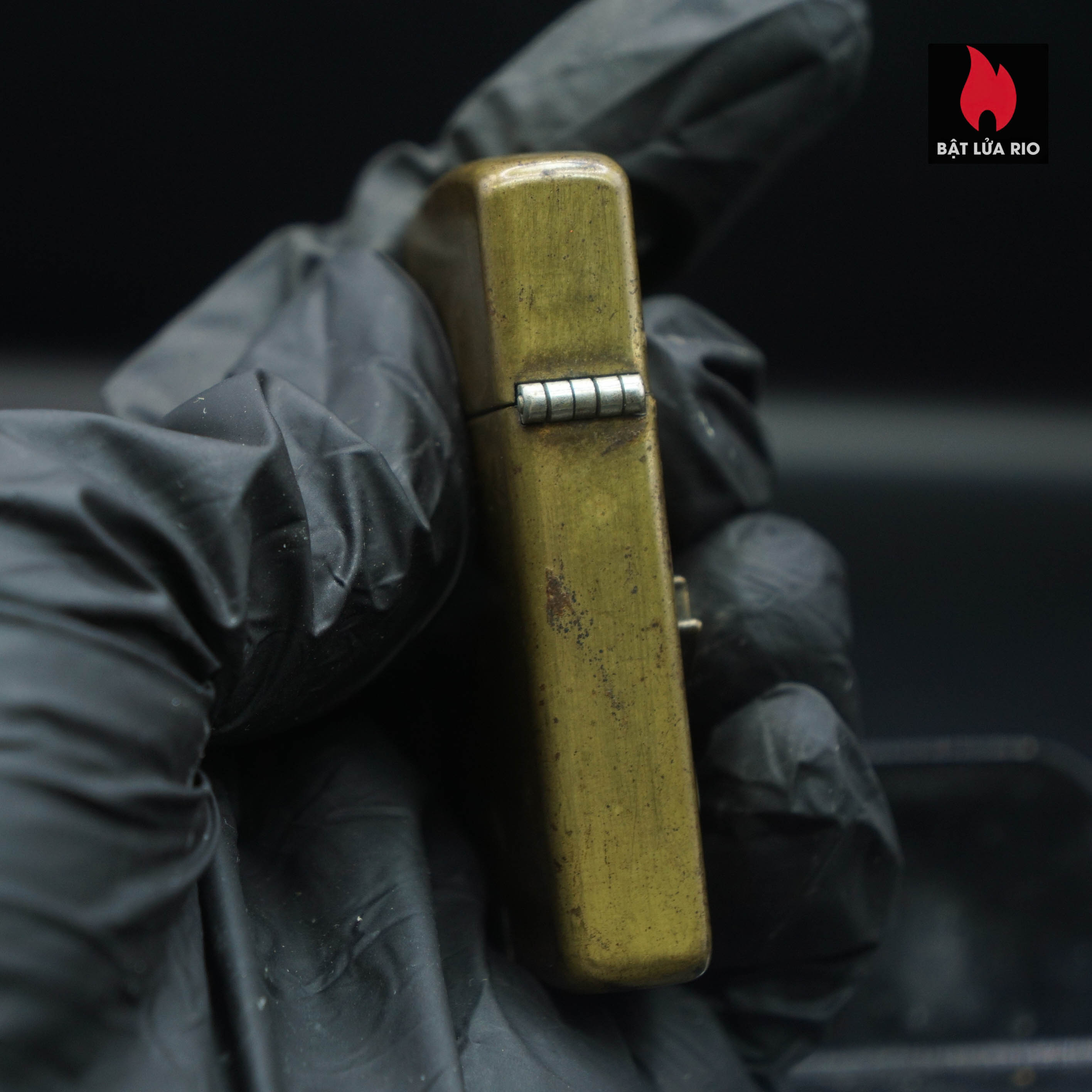 Zippo Slim La Mã 1991 – Đồng Nguyên Khối – Marlboro Longhorns – ATD – Cũ 53 Zippo Slim La Mã 1991 – Đồng Nguyên Khối – Marlboro Longhorns – ATD – Cũ 9