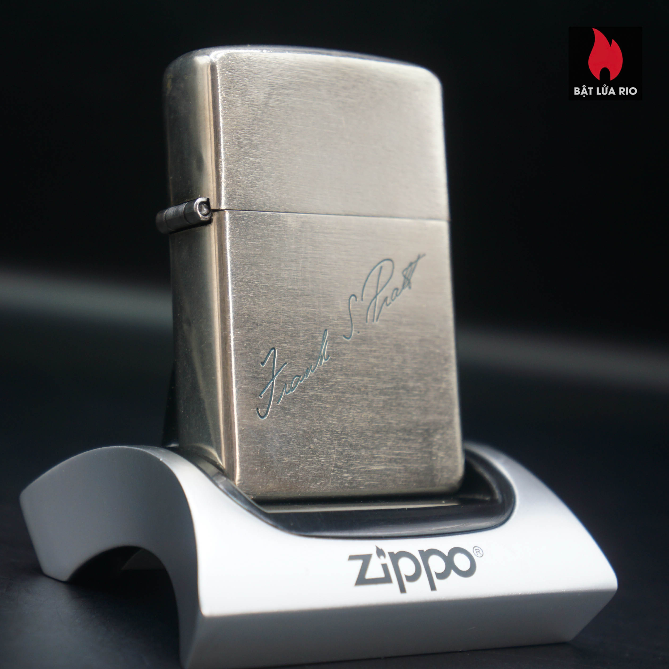 Zippo Xưa 1946 – Full Nickel – Vỏ Nickel – Ruột Nickel – Chủ Đề Chữ Ký : Frank S. Pratt