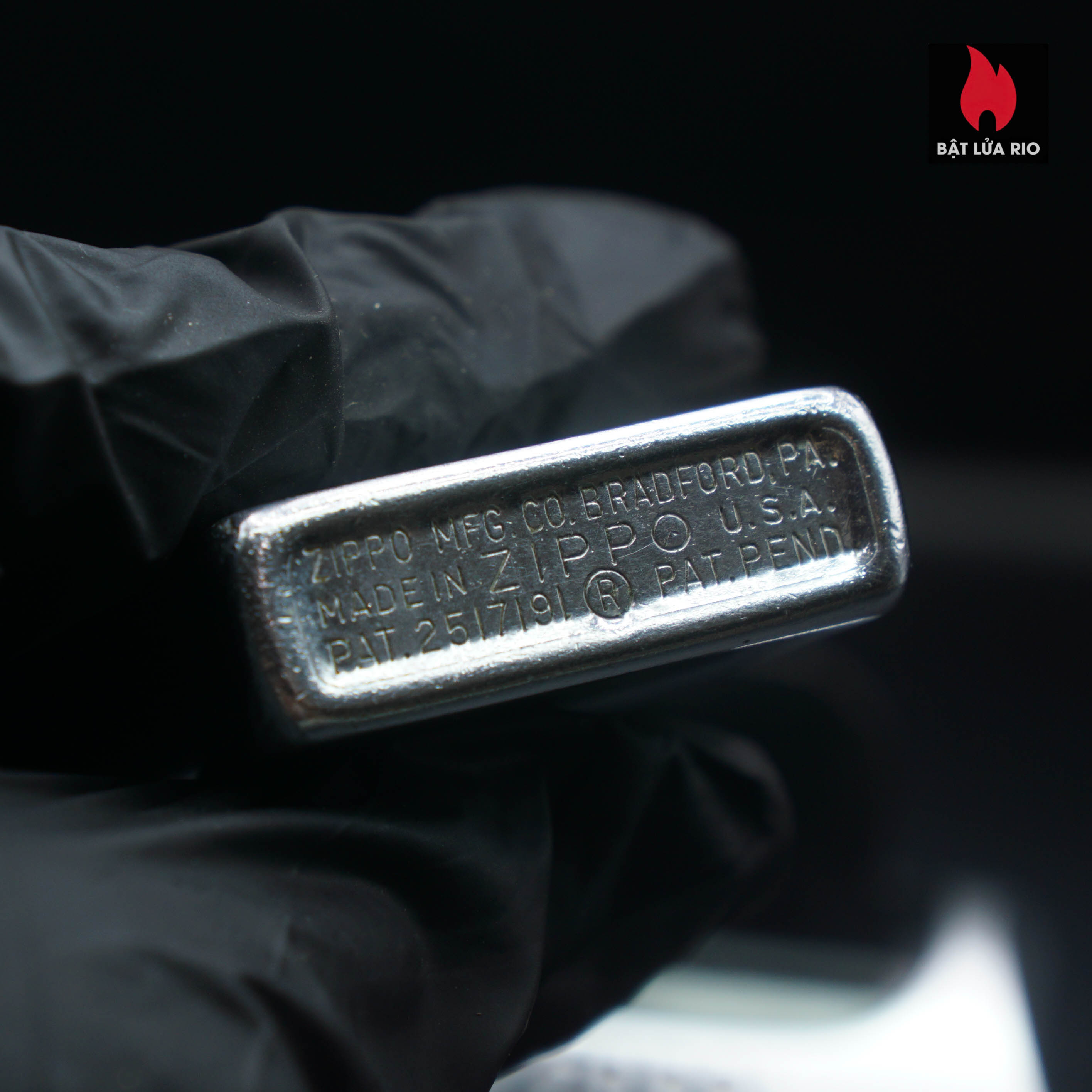 Zippo Xưa 1951-1952 – Vỏ Thép Ruột Thép – Trơn Đơn Giản – Cũ 78 Zippo Xưa 1951-1952 – Vỏ Thép Ruột Thép – Trơn Đơn Giản – Cũ 20