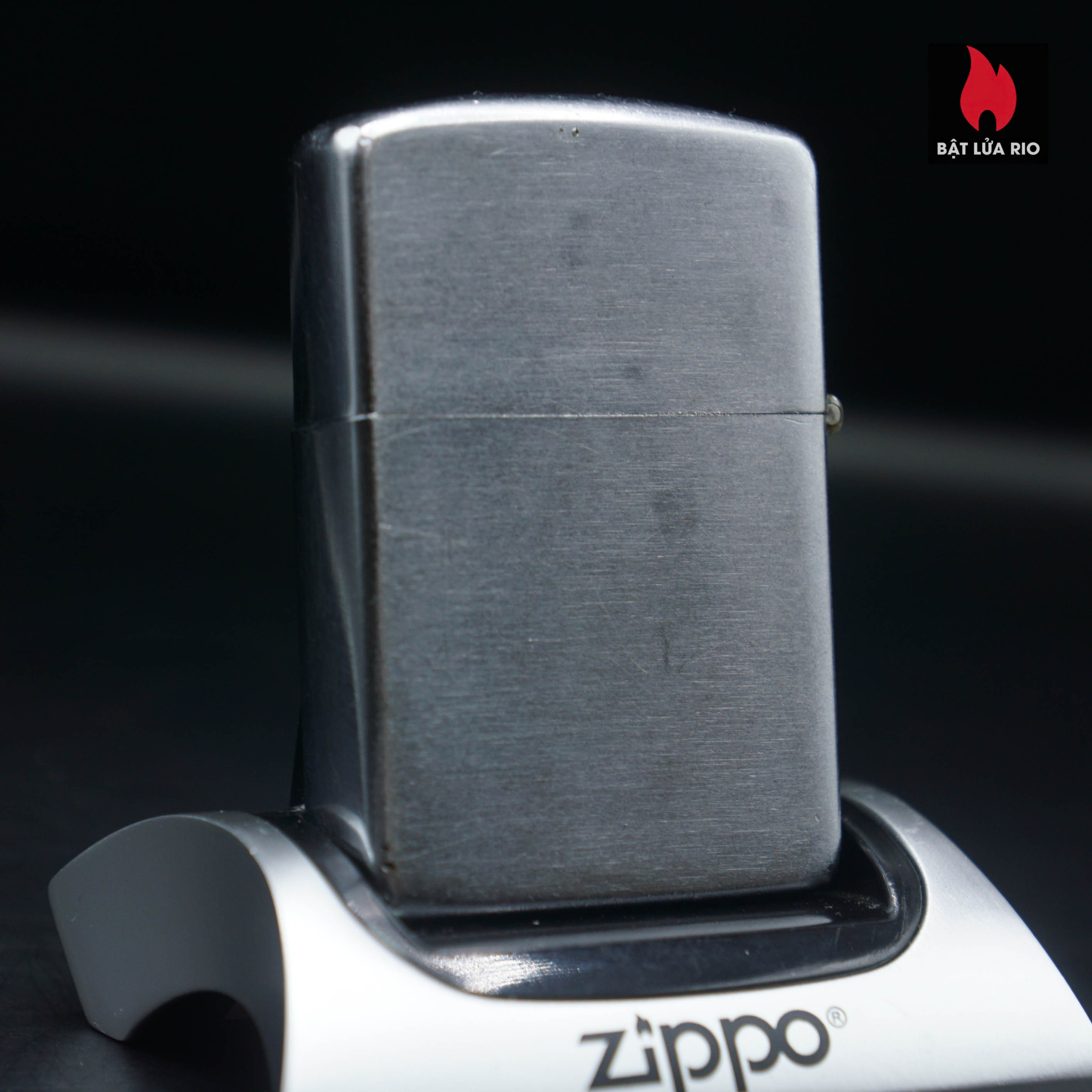 Zippo Xưa 1951-1952 – Vỏ Thép Ruột Thép – Trơn Đơn Giản – Cũ 60 Zippo Xưa 1951-1952 – Vỏ Thép Ruột Thép – Trơn Đơn Giản – Cũ 5