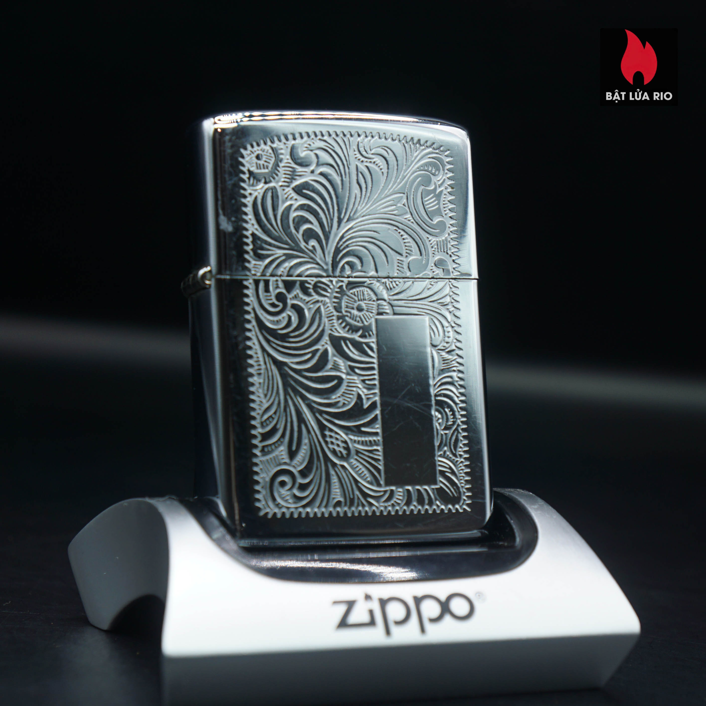 Zippo Xưa 1982 – No.352 – Venetian – Hoa Văn Ý – Cũ