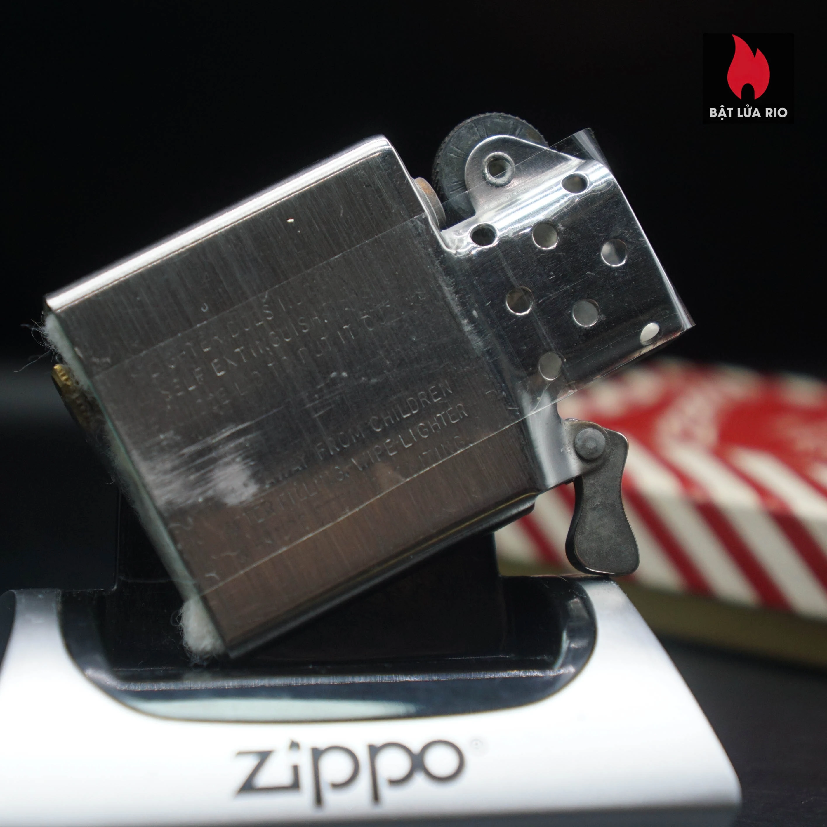 Zippo 1982 – New – Solid Brass – Đồng Nguyên Khối – Brass Zippo Marlboro Running HorseMan 1982 86 Zippo 1982 – New – Solid Brass – Đồng Nguyên Khối – Brass Zippo Marlboro Running HorseMan 1982 28