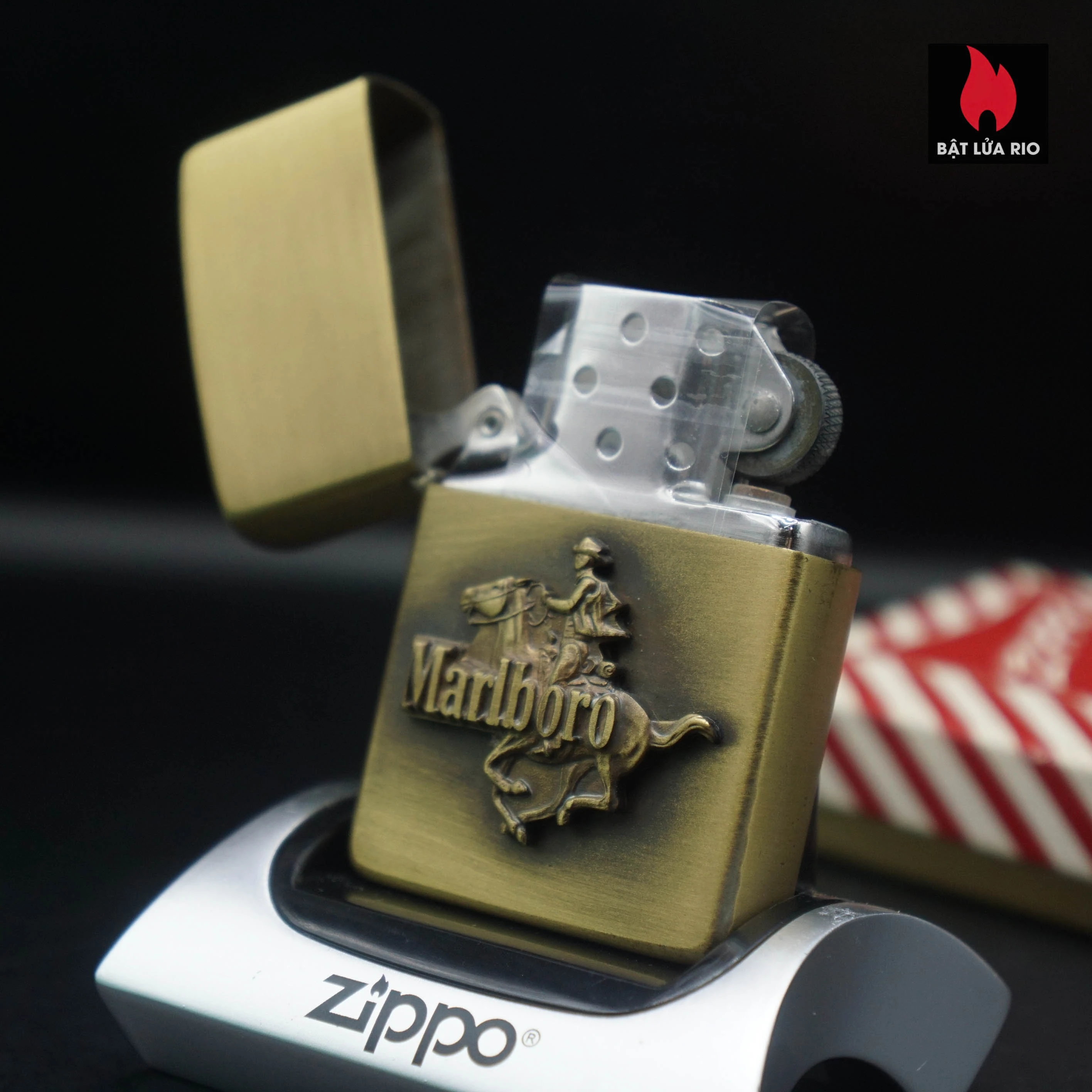 Zippo 1982 – New – Solid Brass – Đồng Nguyên Khối – Brass Zippo Marlboro Running HorseMan 1982 61 Zippo 1982 – New – Solid Brass – Đồng Nguyên Khối – Brass Zippo Marlboro Running HorseMan 1982 5