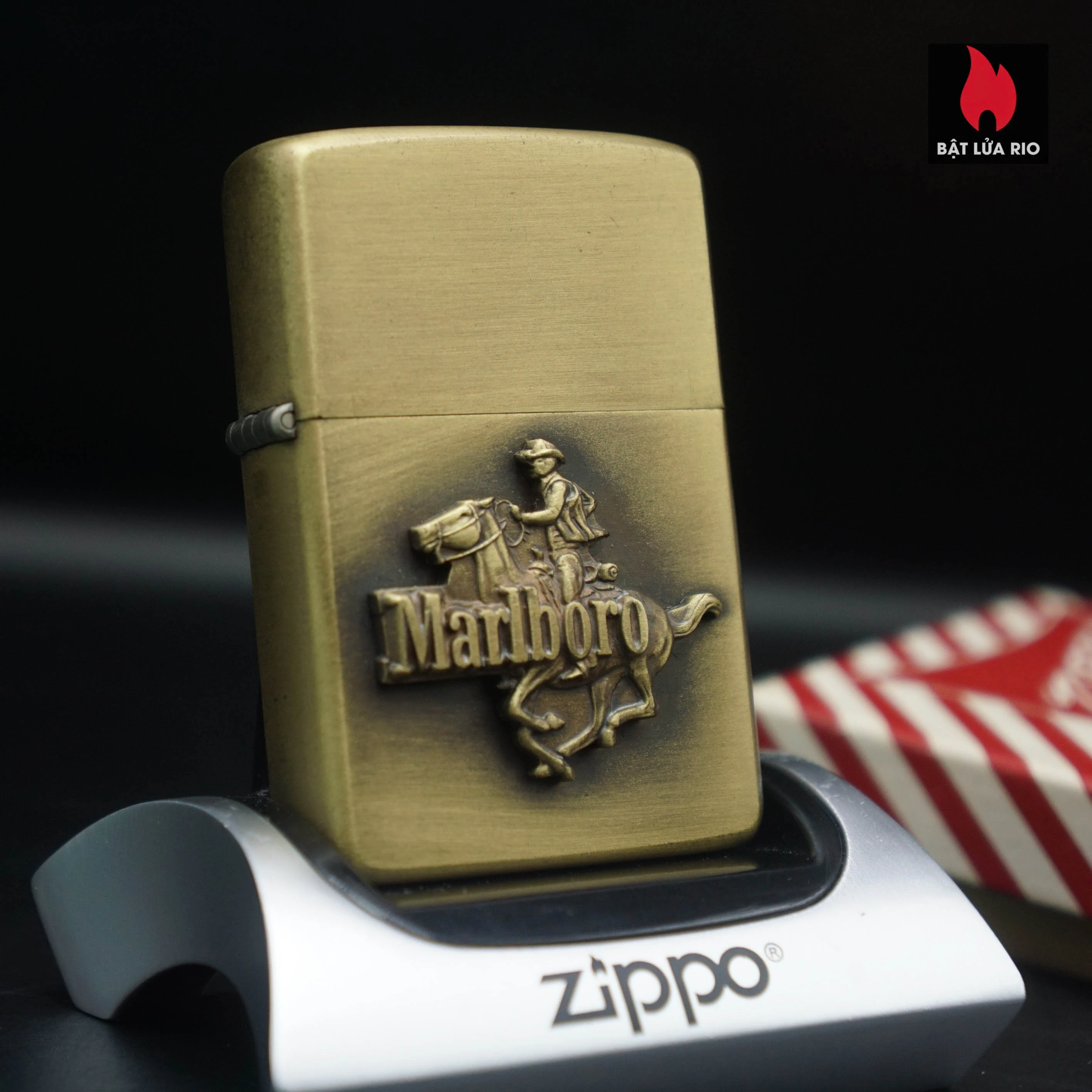 Zippo 1982 – New – Solid Brass – Đồng Nguyên Khối – Brass Zippo Marlboro Running HorseMan 1982 59 Zippo 1982 – New – Solid Brass – Đồng Nguyên Khối – Brass Zippo Marlboro Running HorseMan 1982