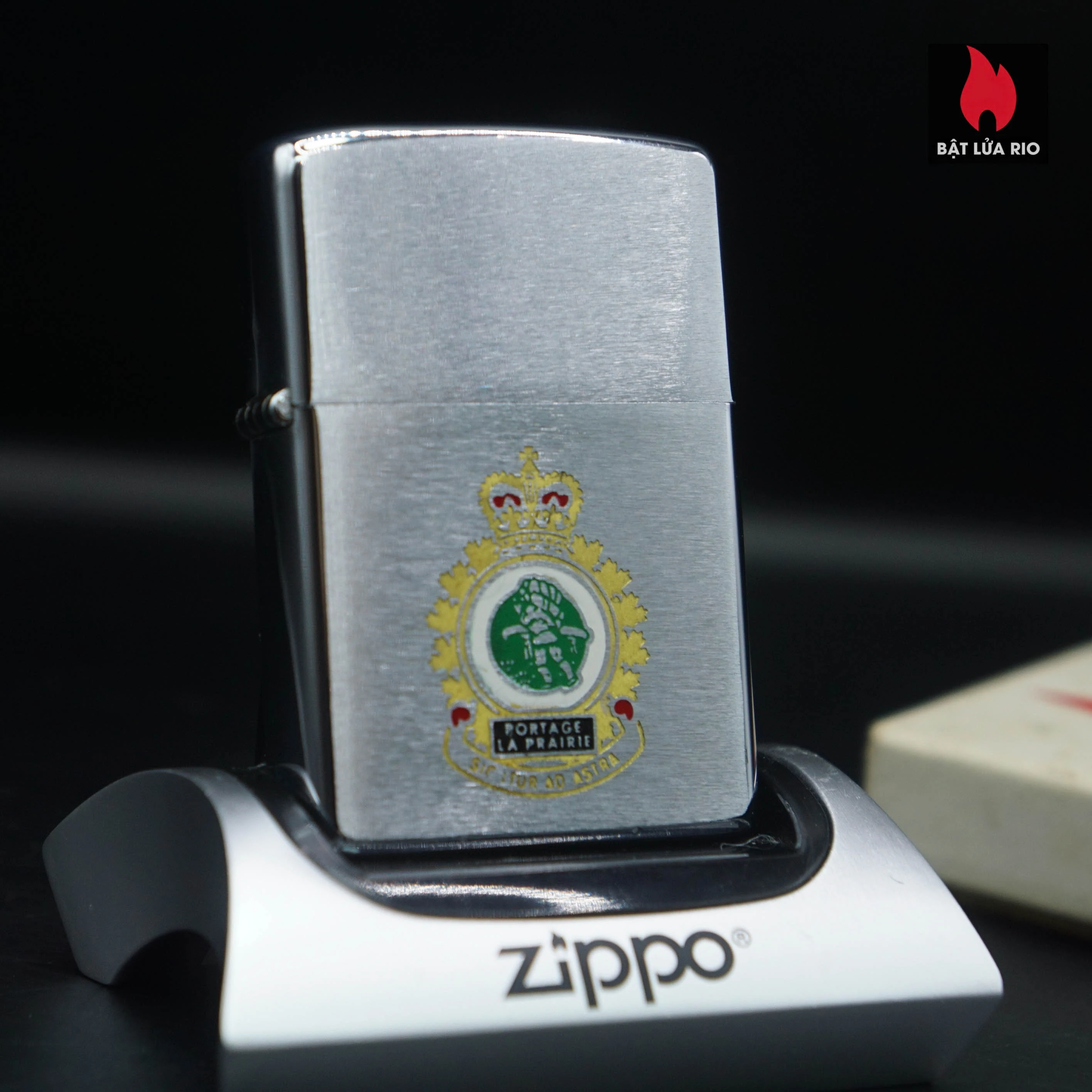 Zippo Canada 1967-1975 – Royal Canadian Air Force Station Portage la Prairie – Căn cứ Không quân Hoàng gia Canada Portage la Prairie
