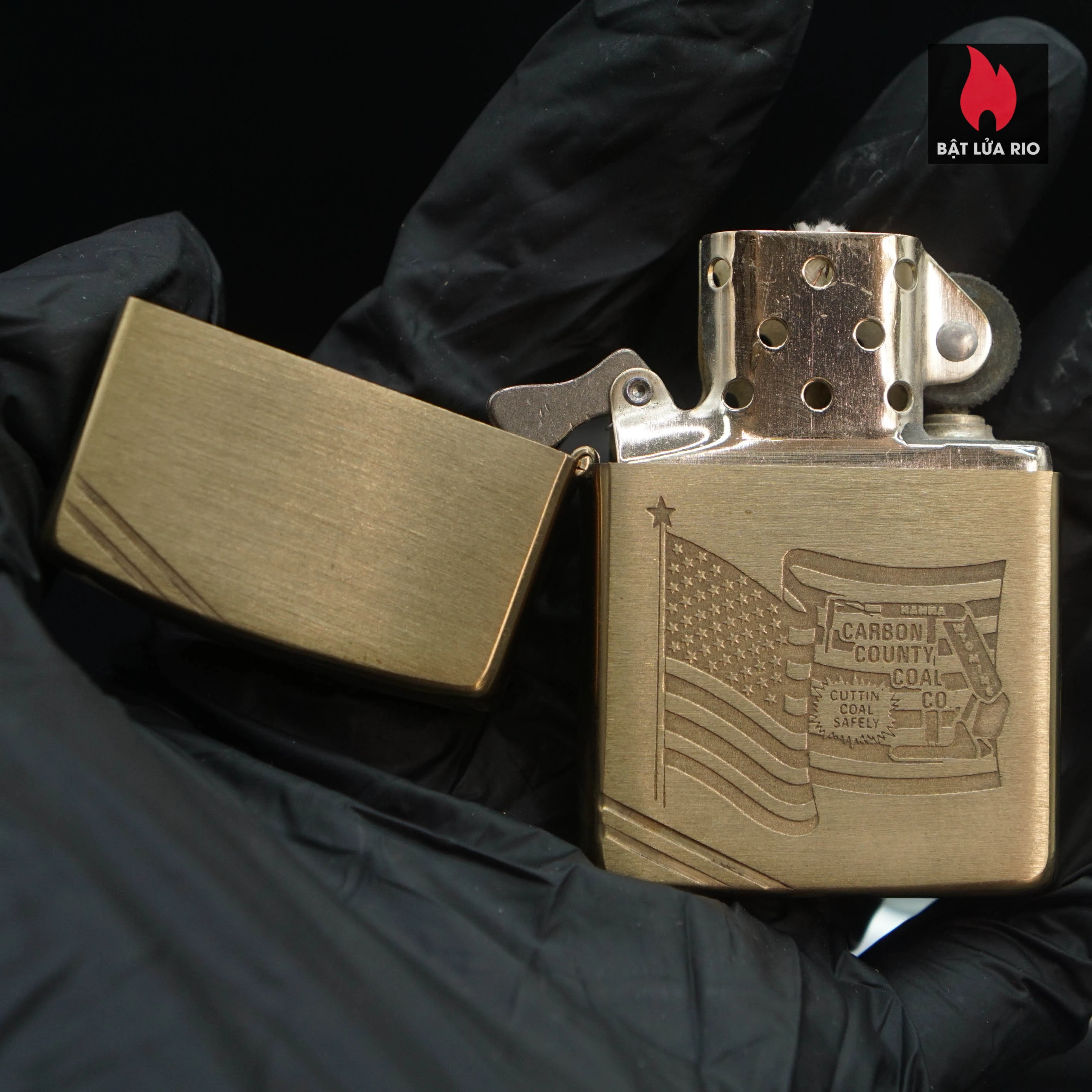 Zippo Chu Niên 1932-1982 – Đồng Khối – Commemorative 1932-1982 50th Anniversary – Carbon County Coal Co 79 Zippo Chu Niên 1932-1982 – Đồng Khối – Commemorative 1932-1982 50th Anniversary – Carbon County Coal Co 20