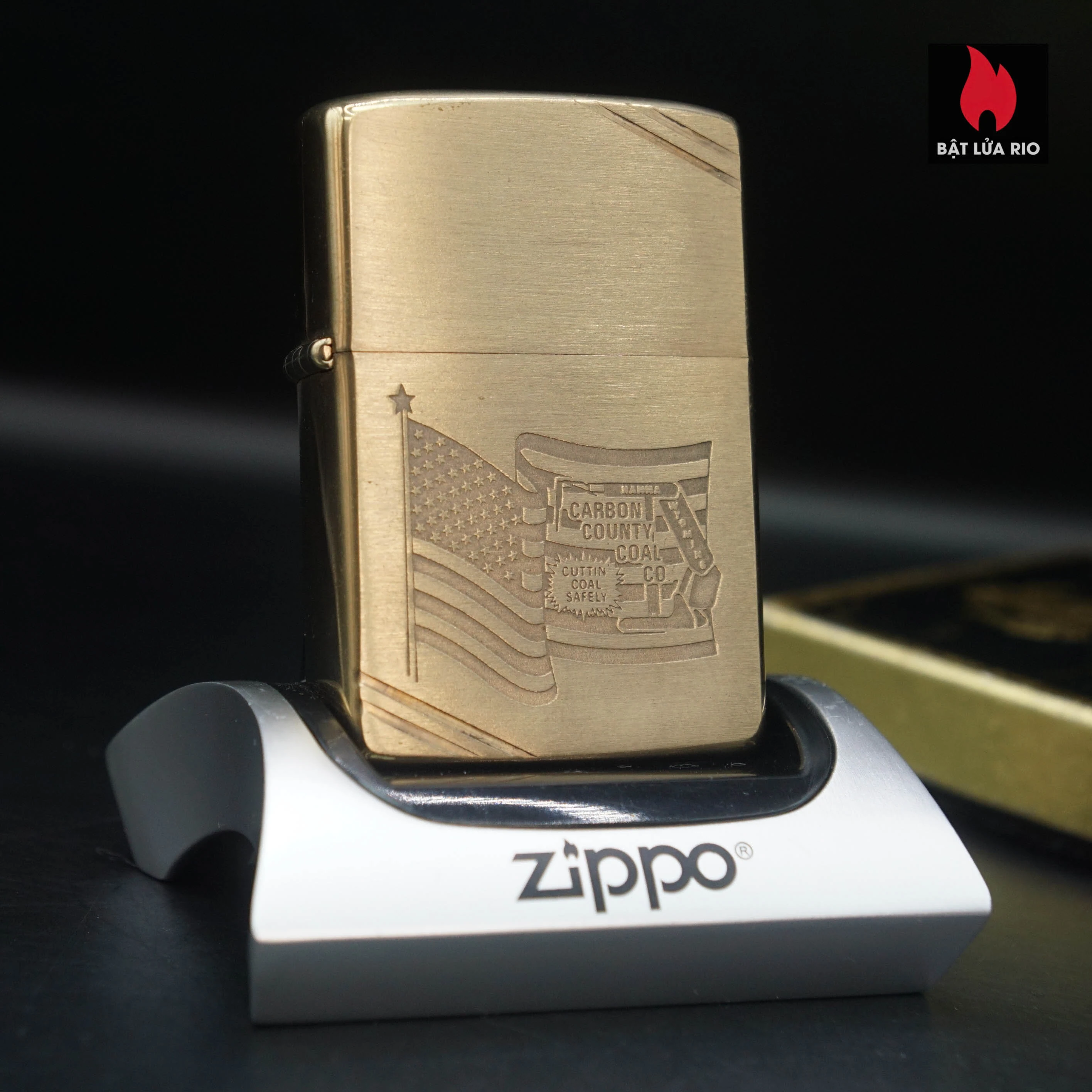 Zippo Chu Niên 1932-1982 – Đồng Khối – Commemorative 1932-1982 50th Anniversary – Carbon County Coal Co 61 Zippo Chu Niên 1932-1982 – Đồng Khối – Commemorative 1932-1982 50th Anniversary – Carbon County Coal Co 3