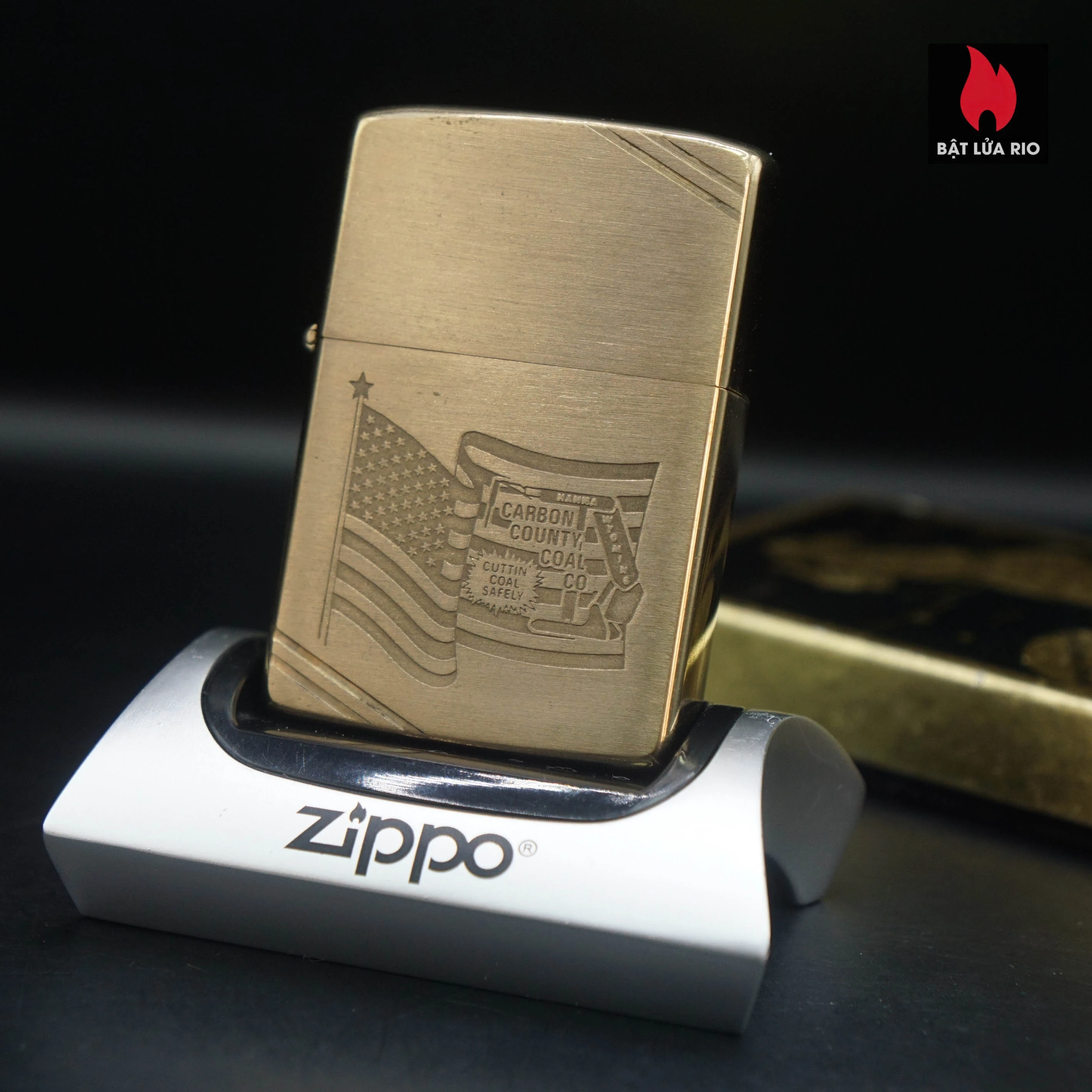 Zippo Chu Niên 1932-1982 – Đồng Khối – Commemorative 1932-1982 50th Anniversary – Carbon County Coal Co 62 Zippo Chu Niên 1932-1982 – Đồng Khối – Commemorative 1932-1982 50th Anniversary – Carbon County Coal Co 4