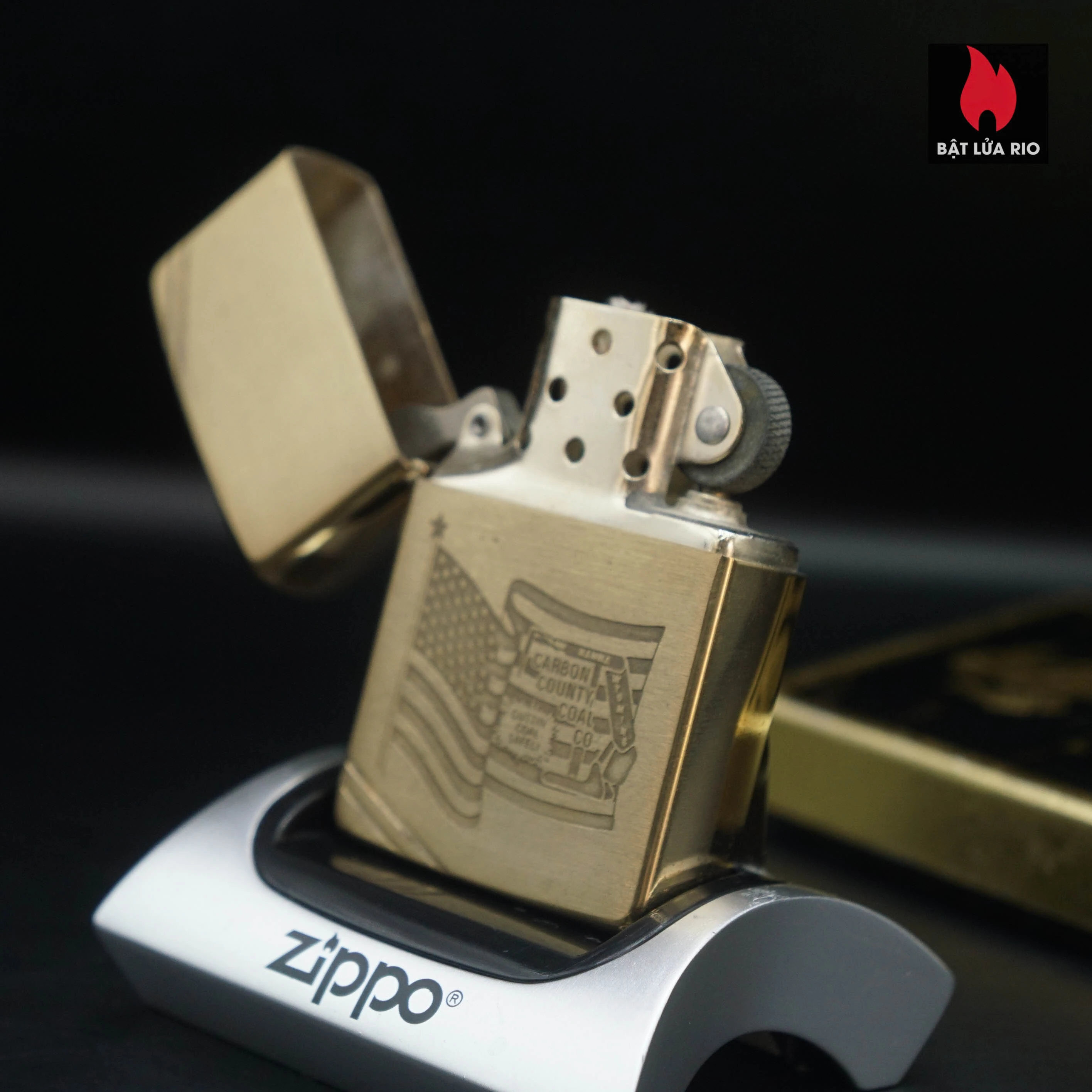 Zippo Chu Niên 1932-1982 – Đồng Khối – Commemorative 1932-1982 50th Anniversary – Carbon County Coal Co 64 Zippo Chu Niên 1932-1982 – Đồng Khối – Commemorative 1932-1982 50th Anniversary – Carbon County Coal Co 5