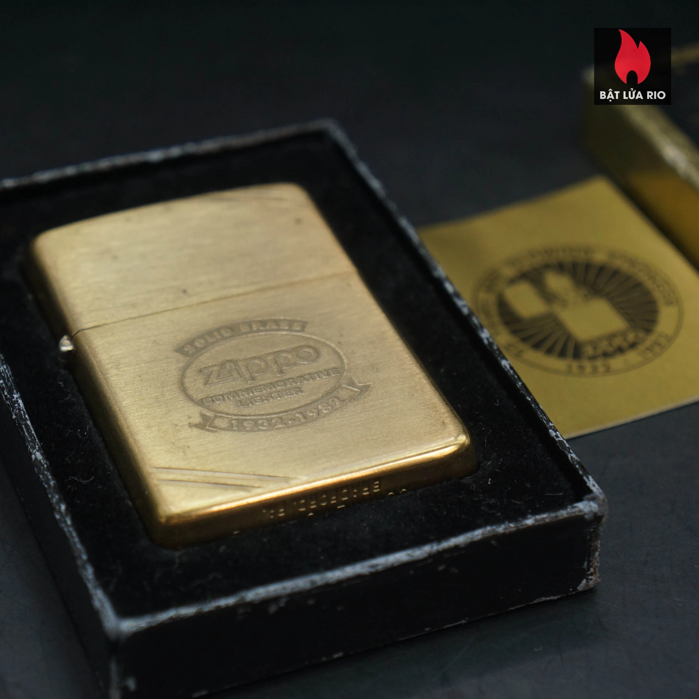 Zippo Chu Niên 1932-1982 – Đồng Khối – Commemorative 1932-1982 50th Anniversary – Chủ Đề Zippo 82 Zippo Chu Niên 1932-1982 – Đồng Khối – Commemorative 1932-1982 50th Anniversary – Chủ Đề Zippo 2