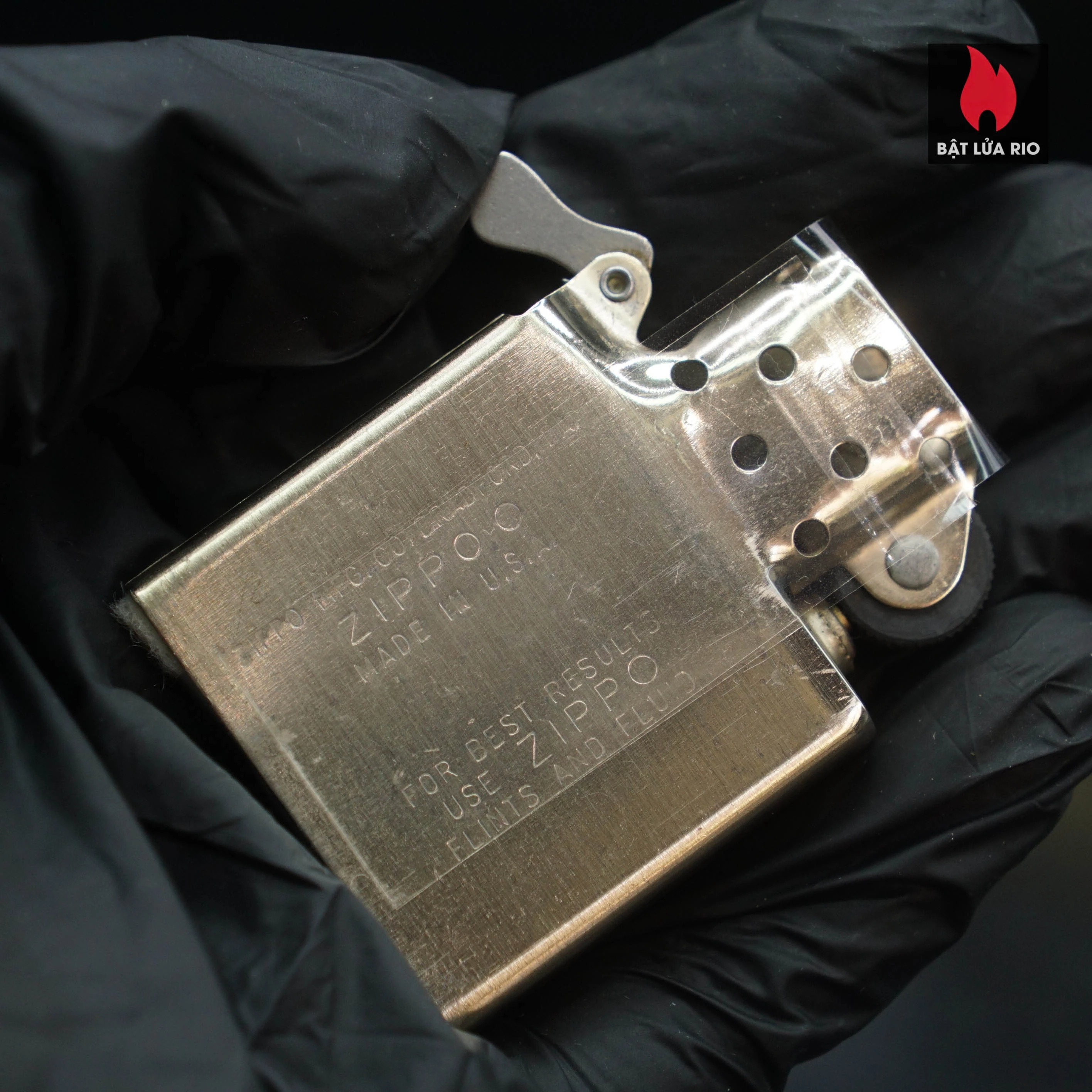 Zippo Chu Niên 1932-1982 – Đồng Khối – Commemorative 1932-1982 50th Anniversary – Chủ Đề Zippo 75 Zippo Chu Niên 1932-1982 – Đồng Khối – Commemorative 1932-1982 50th Anniversary – Chủ Đề Zippo 20