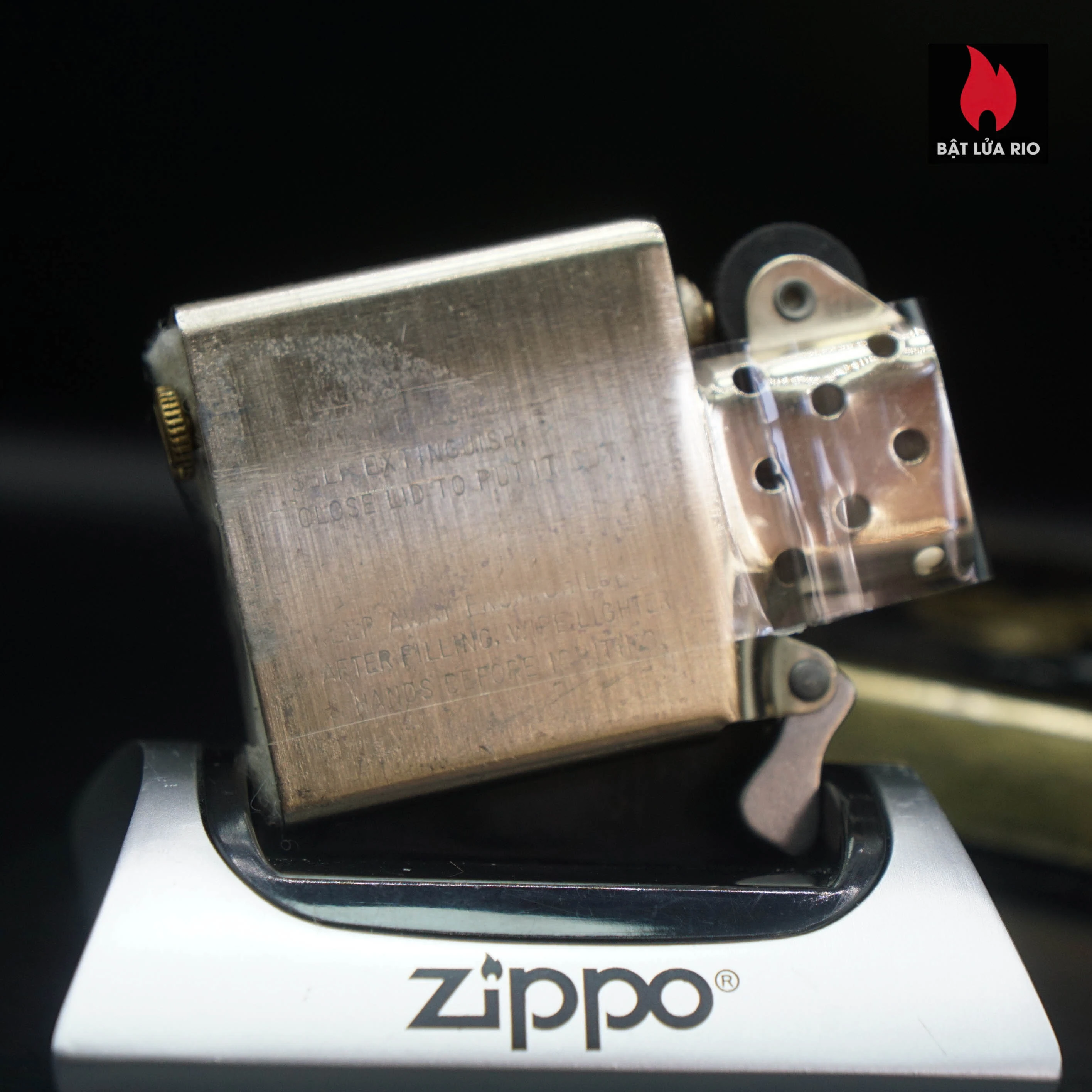 Zippo Chu Niên 1932-1982 – Đồng Khối – Commemorative 1932-1982 50th Anniversary – Chủ Đề Zippo 79 Zippo Chu Niên 1932-1982 – Đồng Khối – Commemorative 1932-1982 50th Anniversary – Chủ Đề Zippo 27
