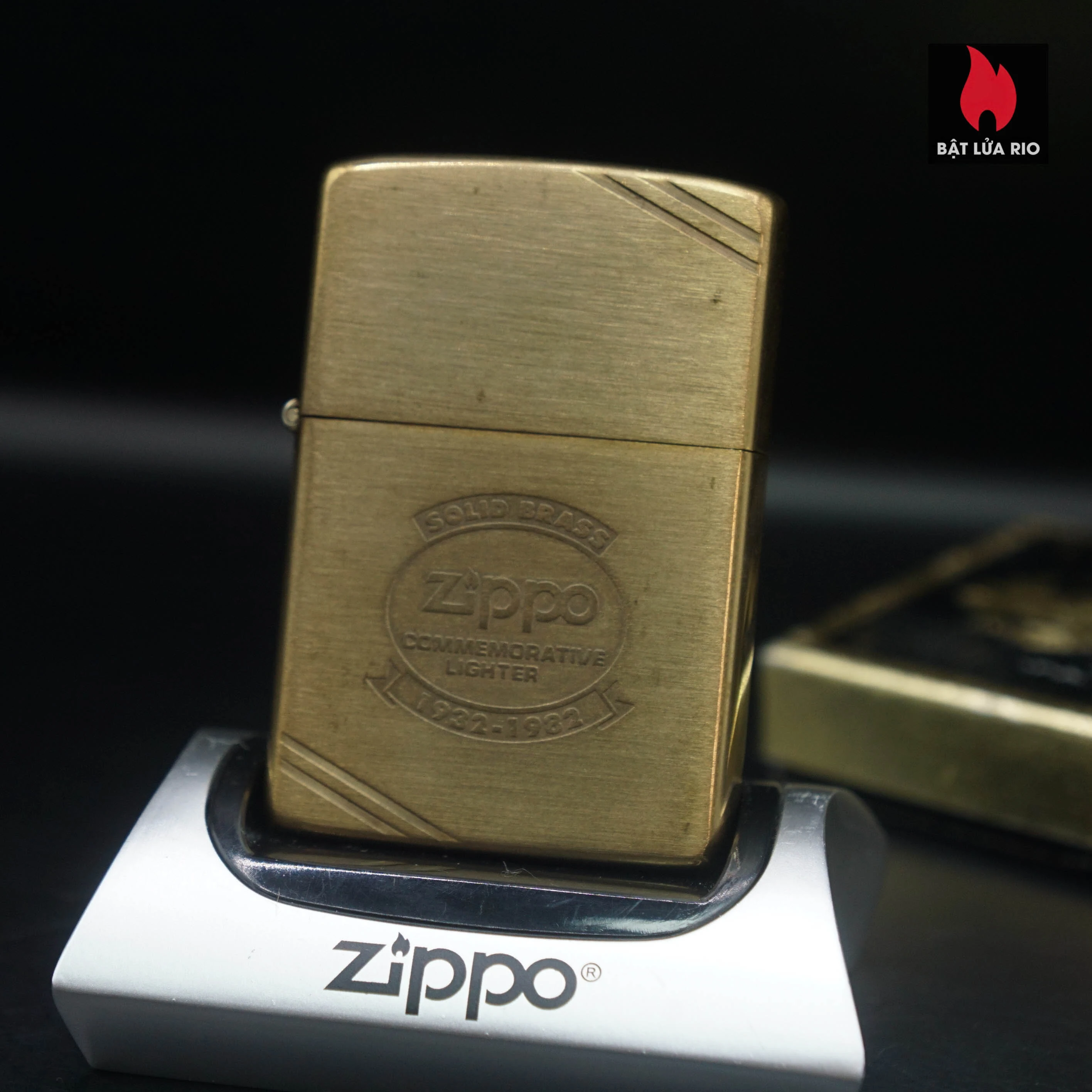 Zippo Chu Niên 1932-1982 – Đồng Khối – Commemorative 1932-1982 50th Anniversary – Chủ Đề Zippo 57 Zippo Chu Niên 1932-1982 – Đồng Khối – Commemorative 1932-1982 50th Anniversary – Chủ Đề Zippo 3