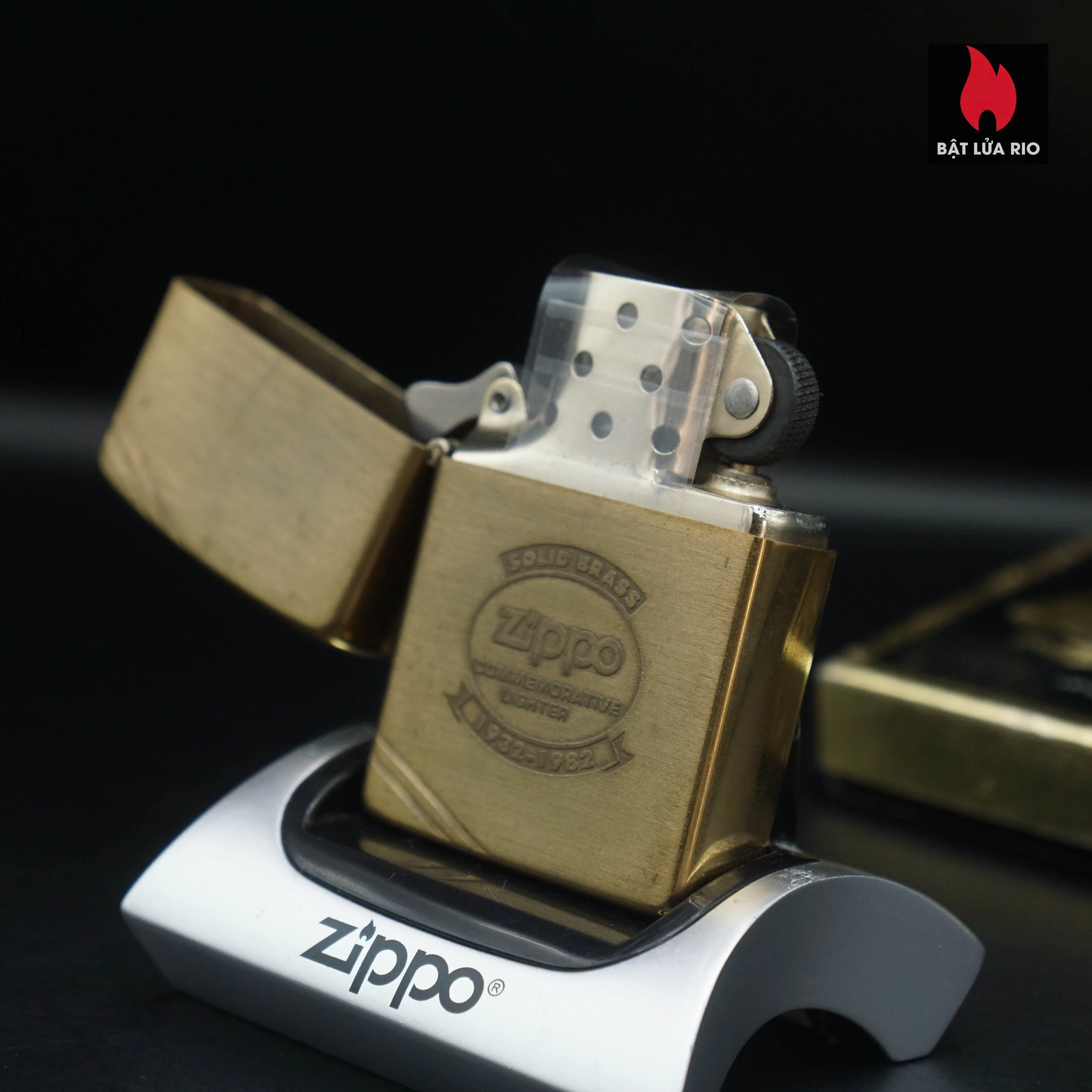 Zippo Chu Niên 1932-1982 – Đồng Khối – Commemorative 1932-1982 50th Anniversary – Chủ Đề Zippo 58 Zippo Chu Niên 1932-1982 – Đồng Khối – Commemorative 1932-1982 50th Anniversary – Chủ Đề Zippo 4