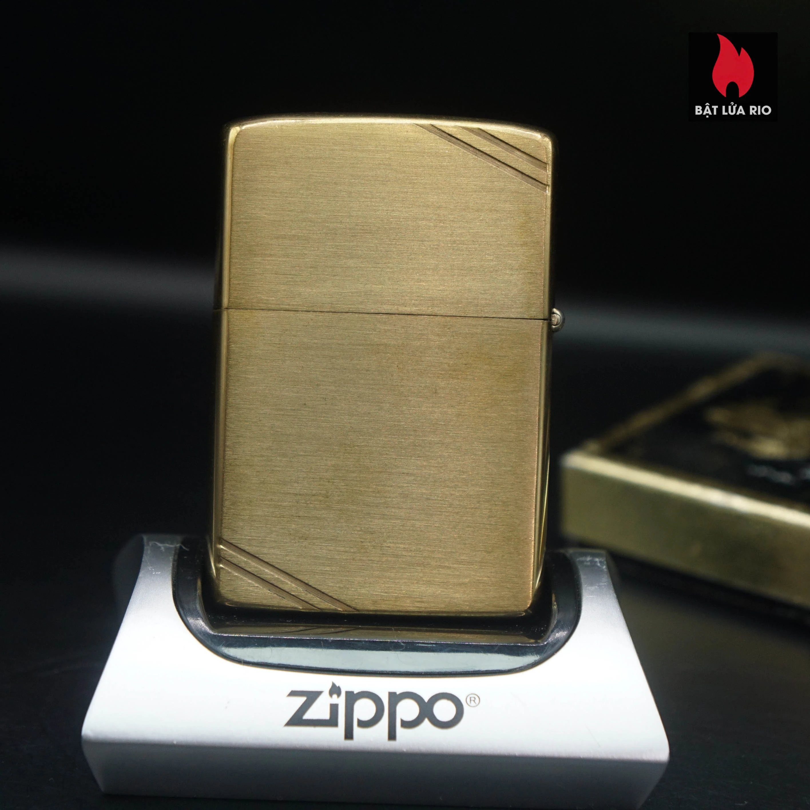 Zippo Chu Niên 1932-1982 – Đồng Khối – Commemorative 1932-1982 50th Anniversary – Chủ Đề Zippo 59 Zippo Chu Niên 1932-1982 – Đồng Khối – Commemorative 1932-1982 50th Anniversary – Chủ Đề Zippo 6