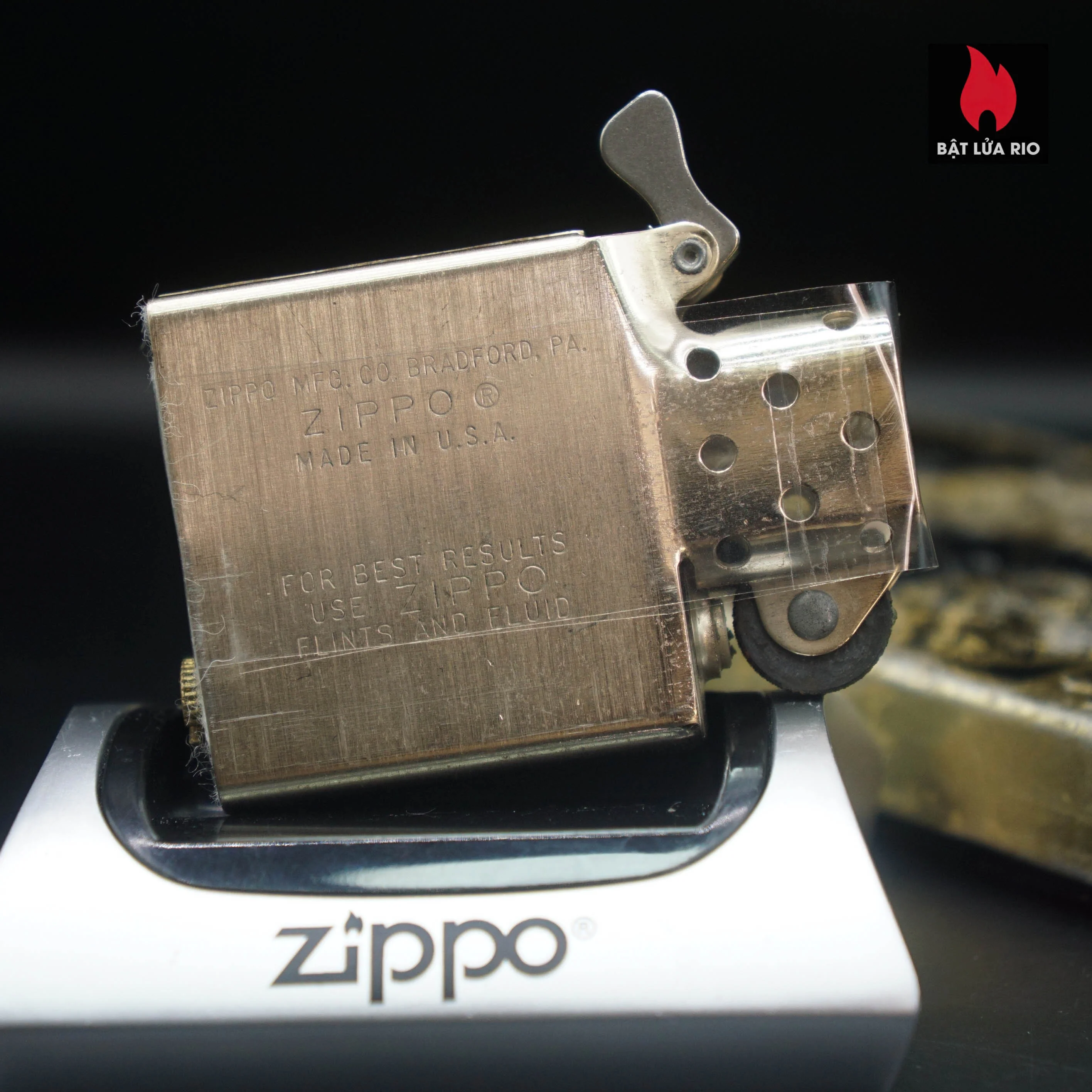 Zippo Chu Niên 1932-1982 – Đồng Khối – Commemorative 1932-1982 50th Anniversary – Trơn 2 mặt 83 Zippo Chu Niên 1932-1982 – Đồng Khối – Commemorative 1932-1982 50th Anniversary – Trơn 2 mặt 27