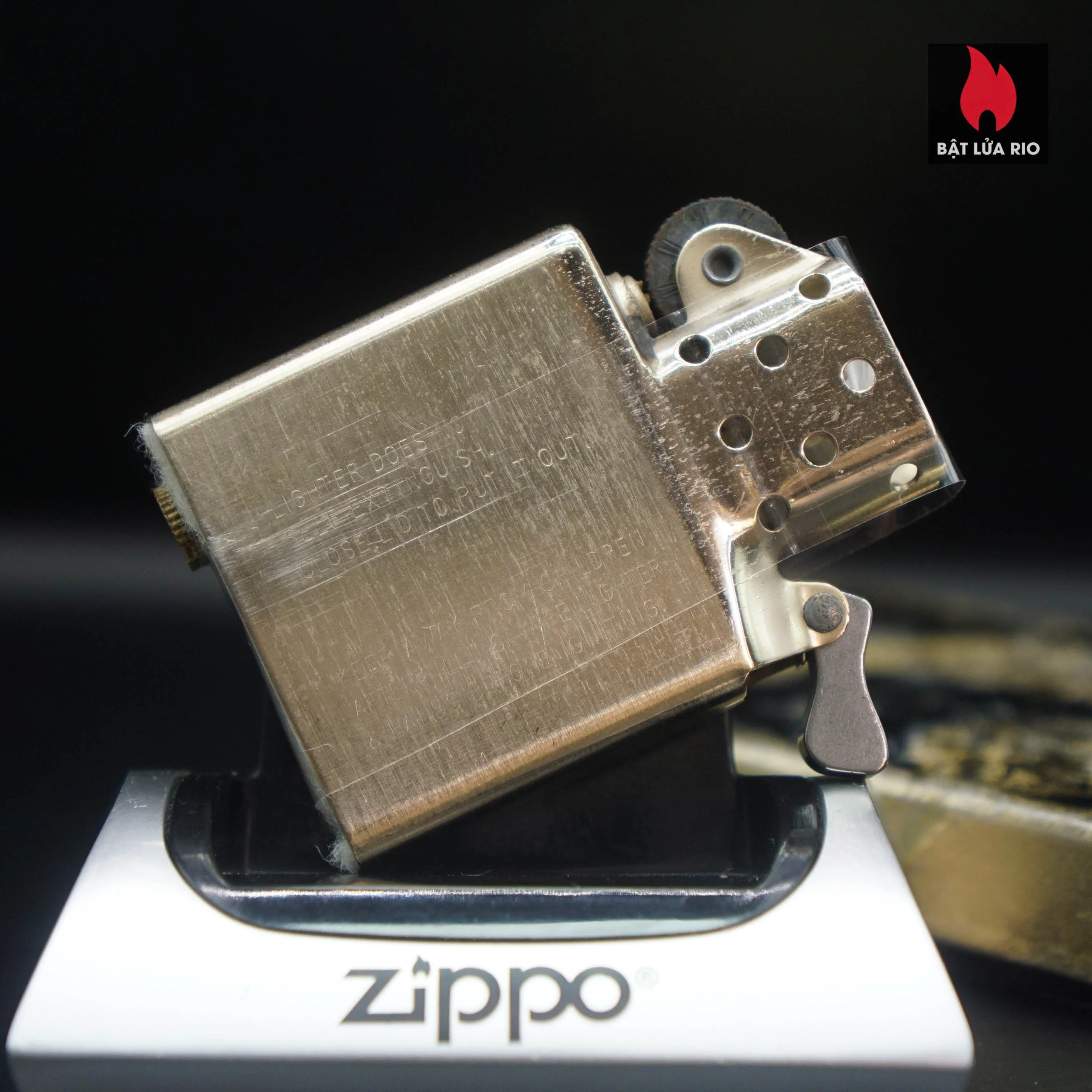 Zippo Chu Niên 1932-1982 – Đồng Khối – Commemorative 1932-1982 50th Anniversary – Trơn 2 mặt 82 Zippo Chu Niên 1932-1982 – Đồng Khối – Commemorative 1932-1982 50th Anniversary – Trơn 2 mặt 28