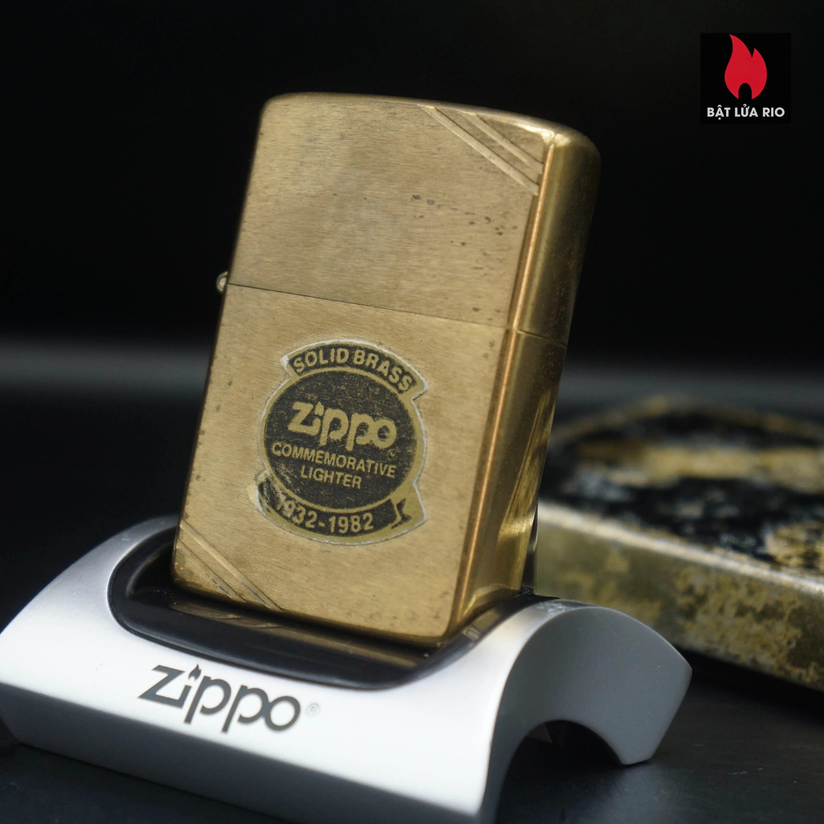 Zippo Chu Niên 1932-1982 – Đồng Khối – Commemorative 1932-1982 50th Anniversary – Trơn 2 mặt 60 Zippo Chu Niên 1932-1982 – Đồng Khối – Commemorative 1932-1982 50th Anniversary – Trơn 2 mặt 4
